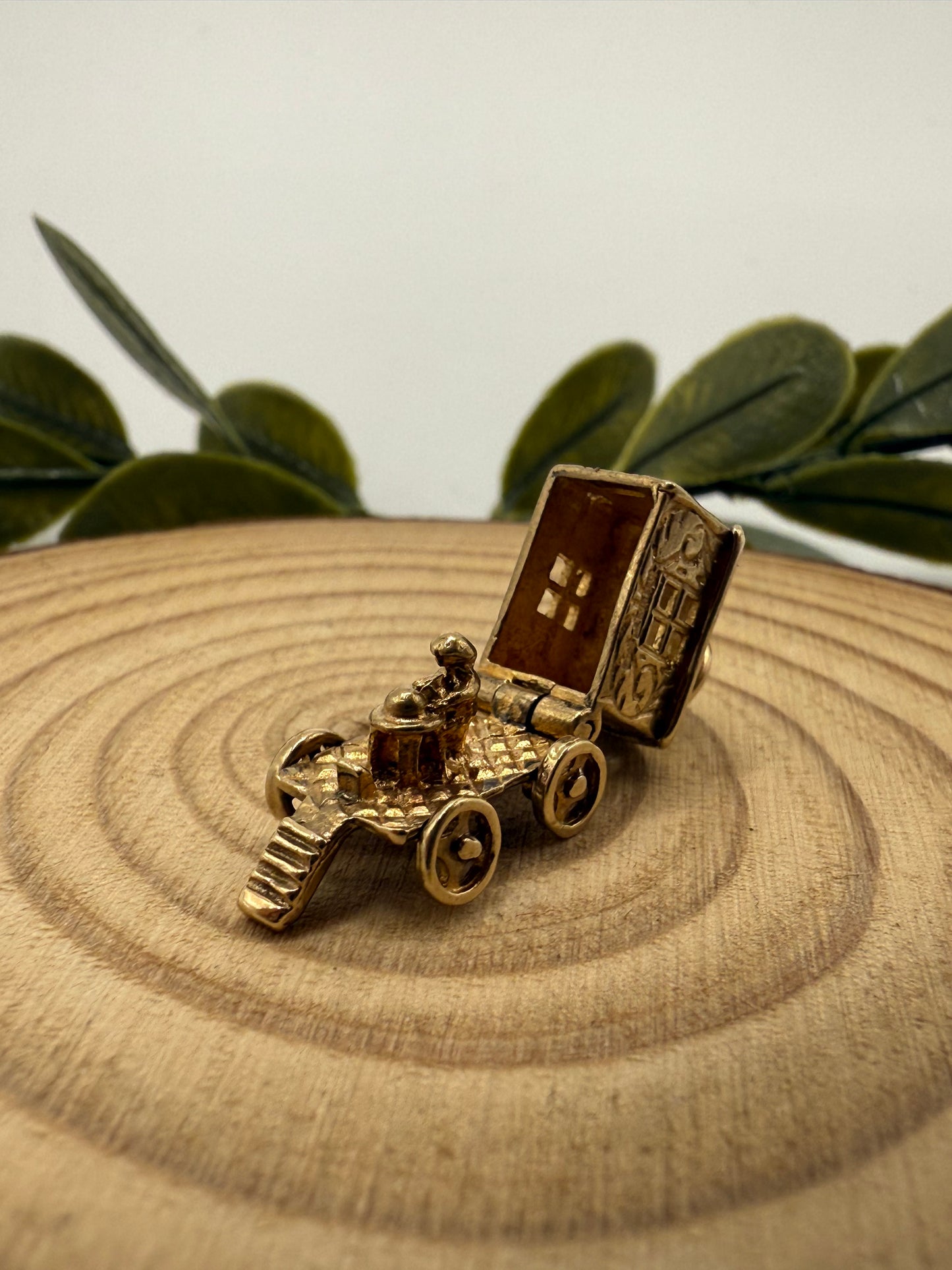 Vintage 9ct Gold Gypsy Caravan Opening Fortune Teller Charm