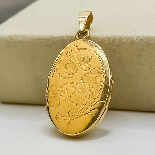 Vintage 18ct gold pendant locket