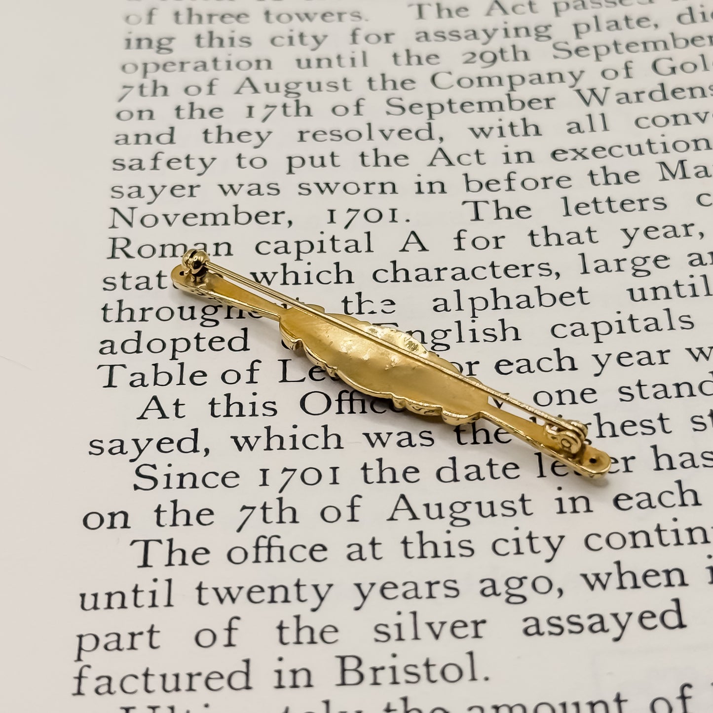 Vintage 9ct Gold Pin Brooch