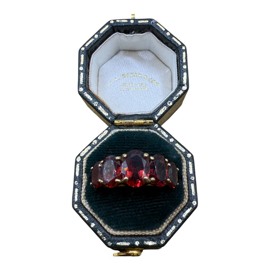 Vintage 9ct Gold Garnet Ring