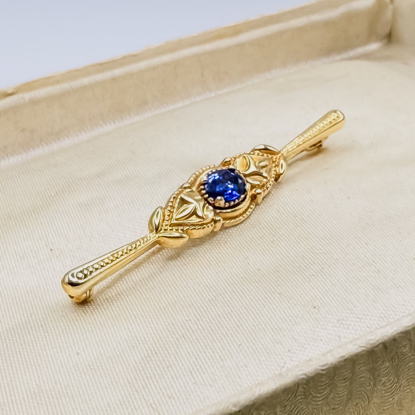 Vintage 9ct Gold Pin Brooch
