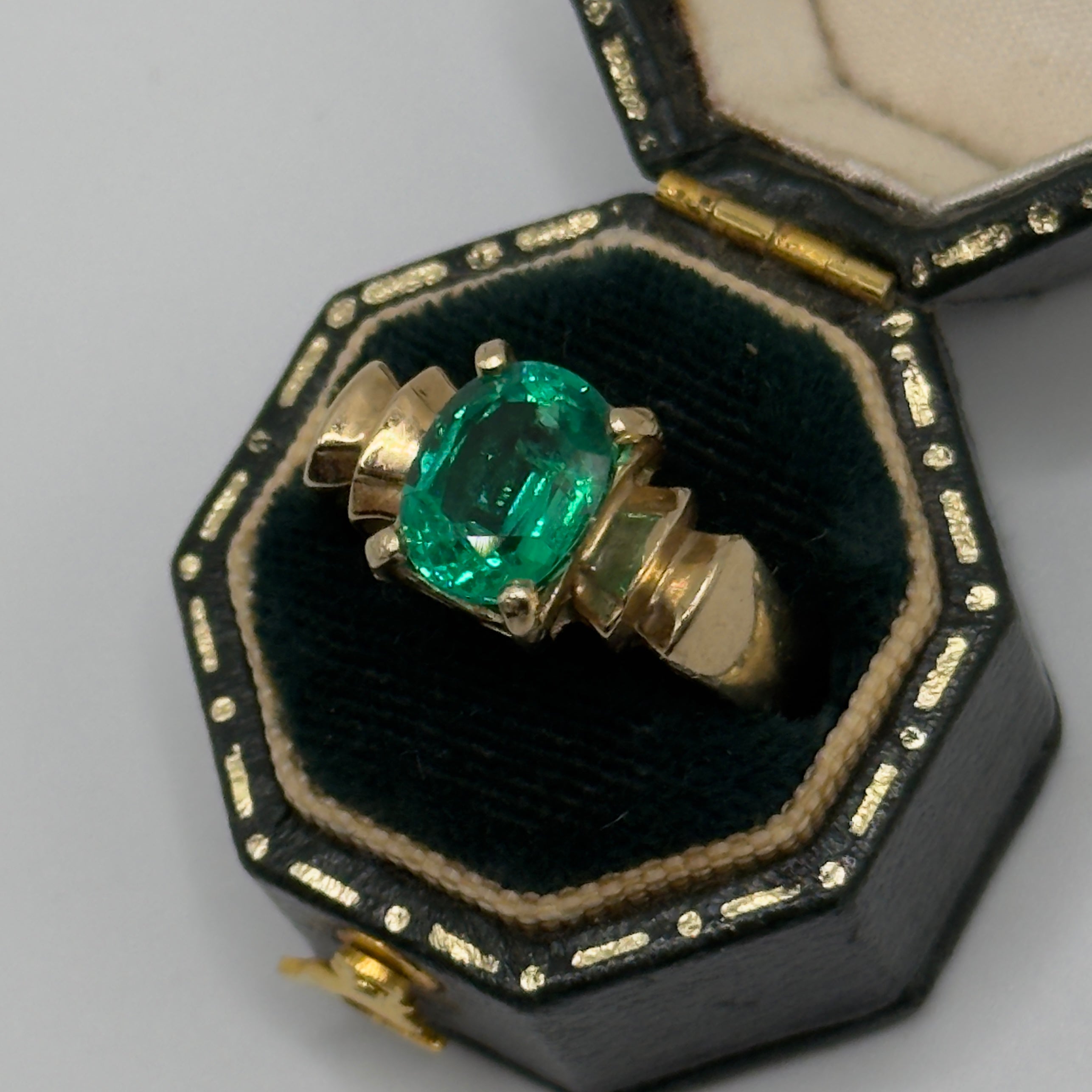 Vintage 9ct Gold LAB Emerald Ring