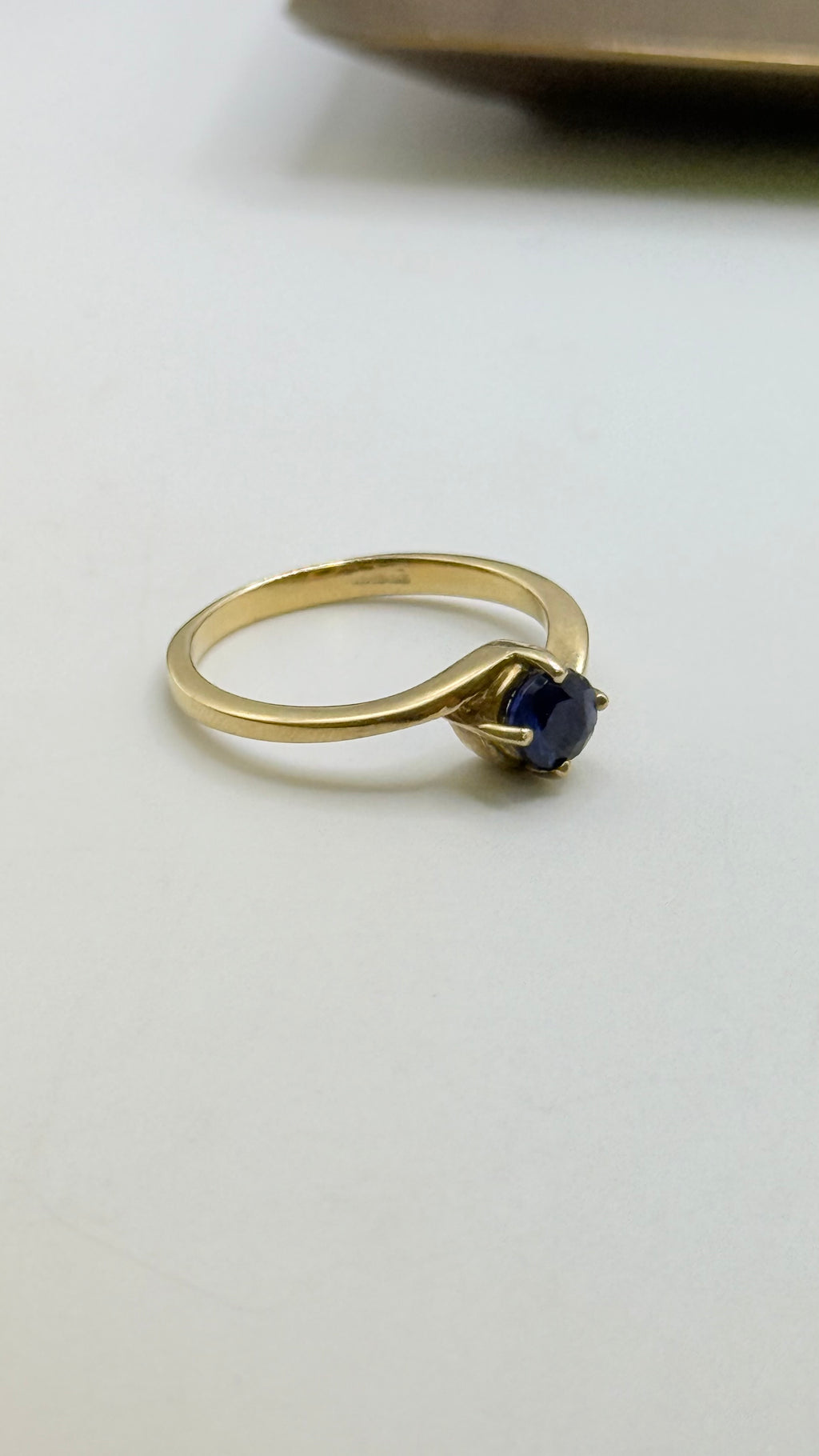 Vintage 9ct Gold Sapphire Ring