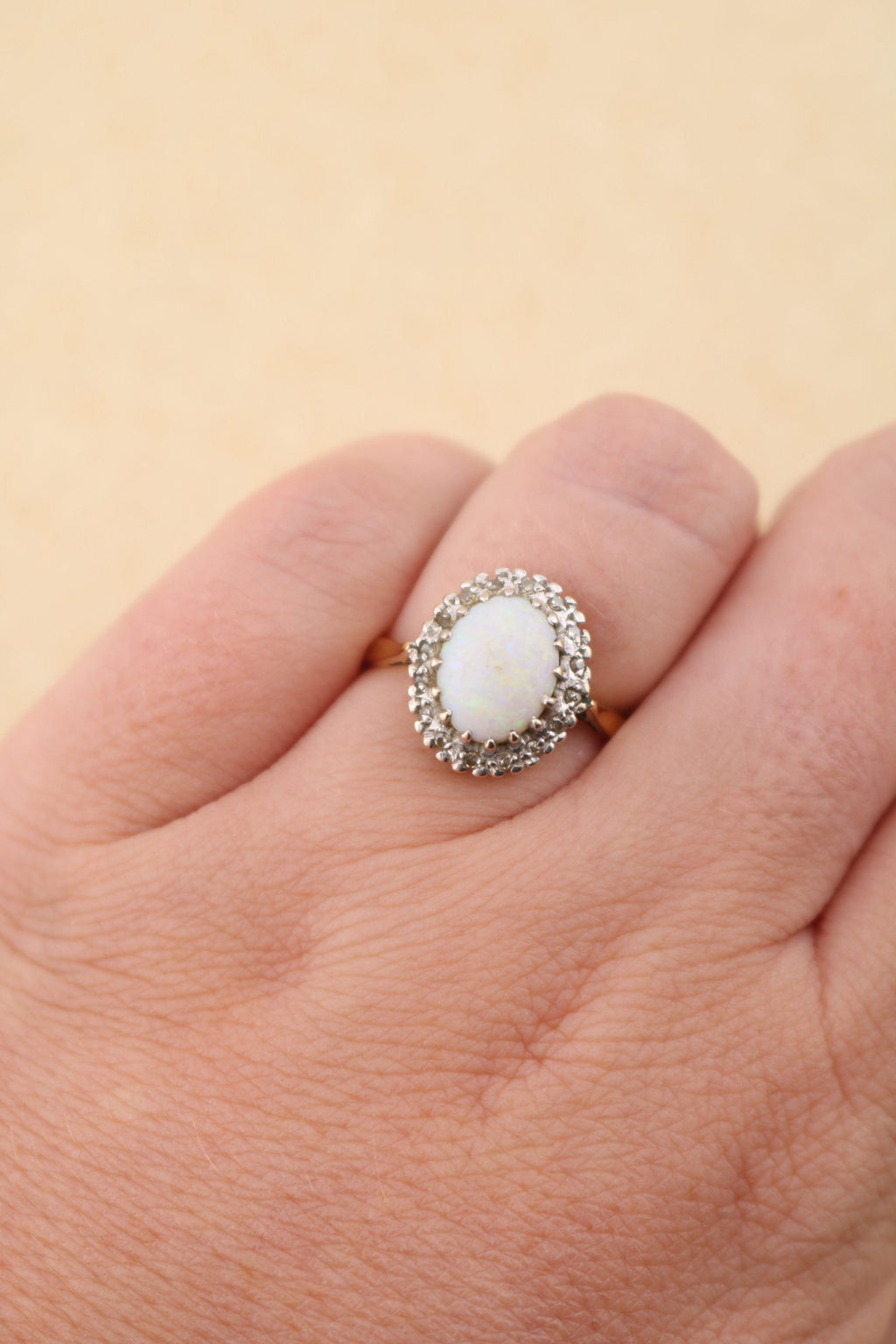 Vintage 18ct Gold Opal & Diamond Ring