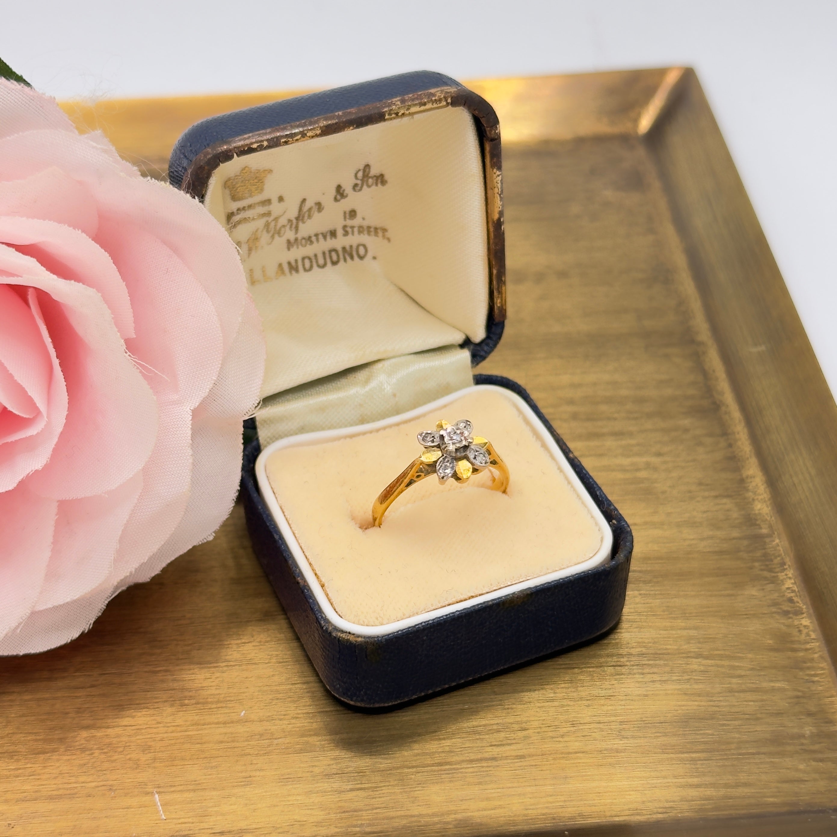 Vintage 18ct Yellow Gold Diamond Flower Ring