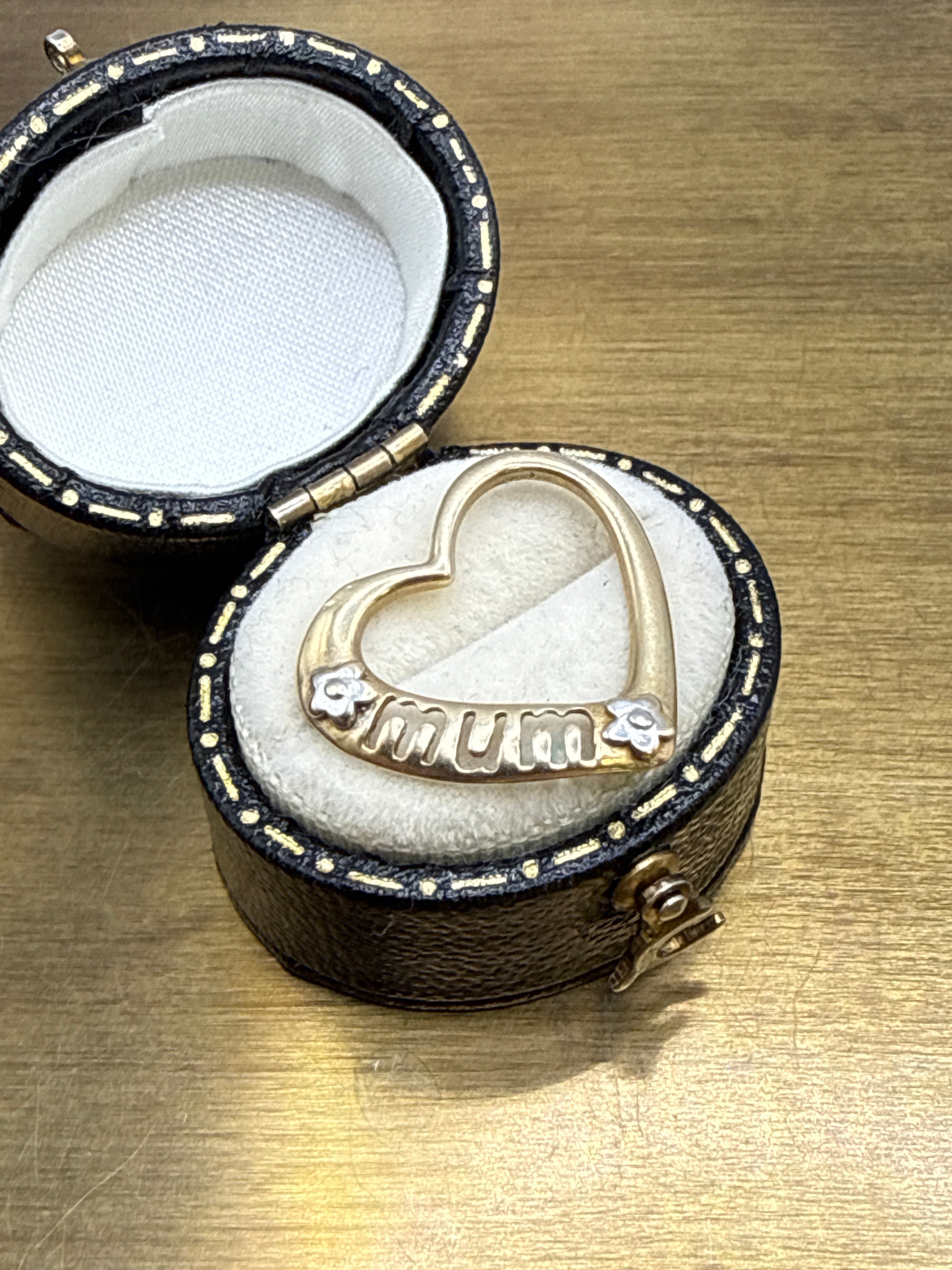 Vintage 9ct Gold MUM Pendant