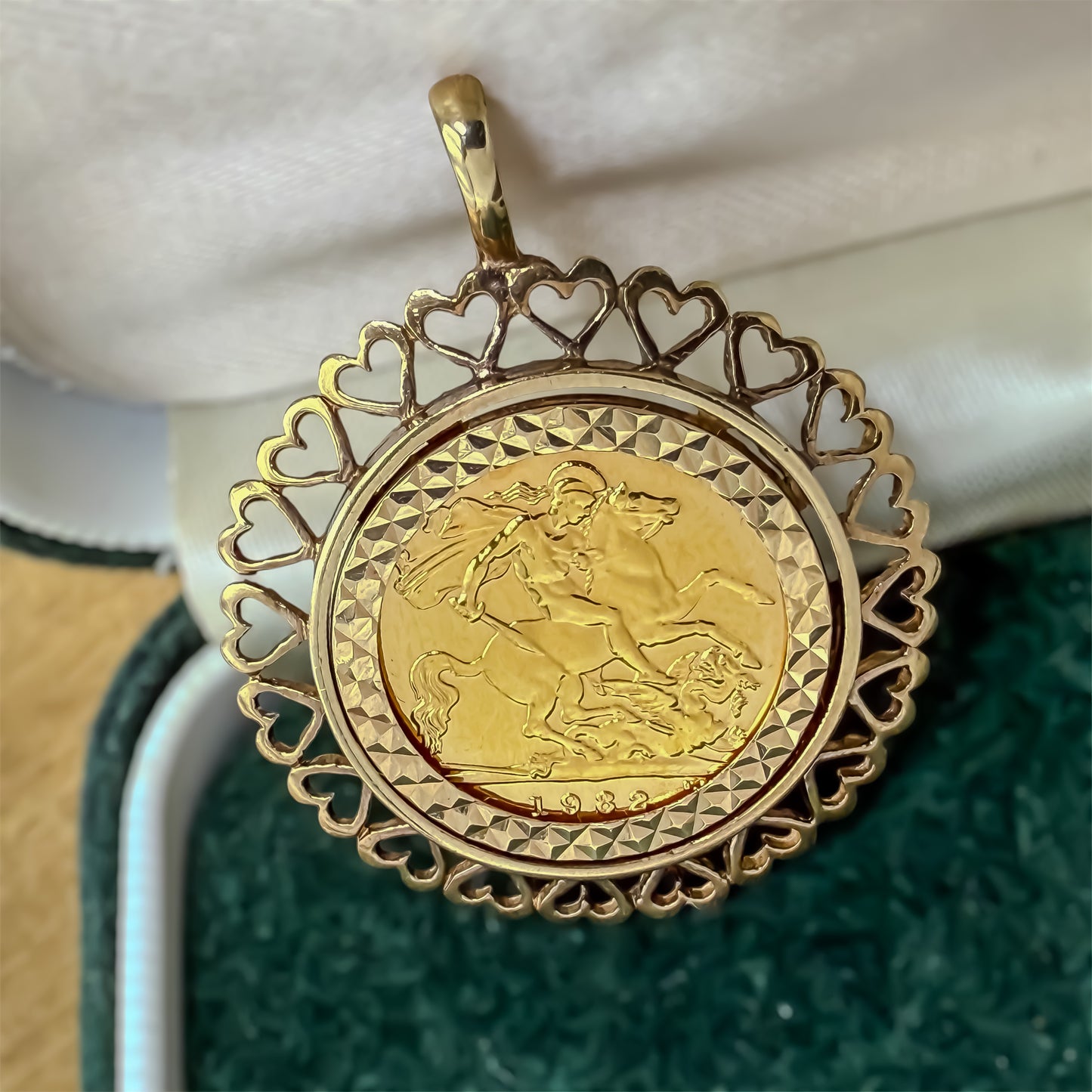 Vintage 1982 Half Sovereign Heart Mount Pendant