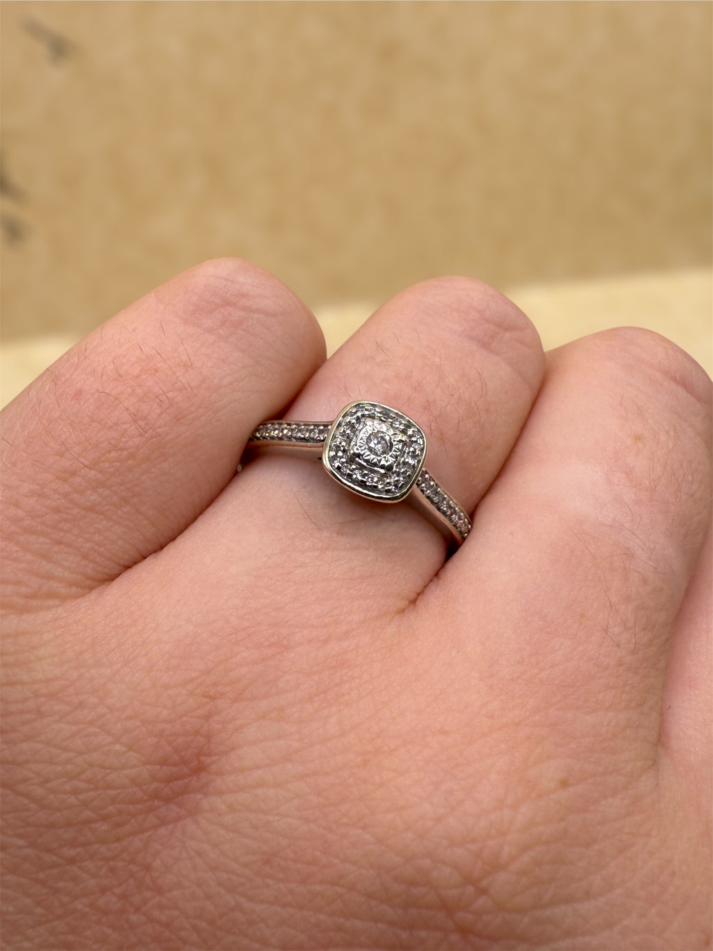 Vintage 9ct White Gold Diamond Ring