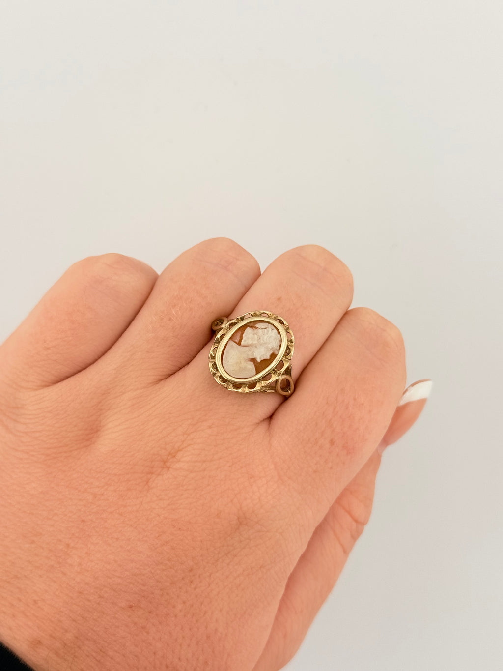 Vintage 9ct Gold Cameo Ring