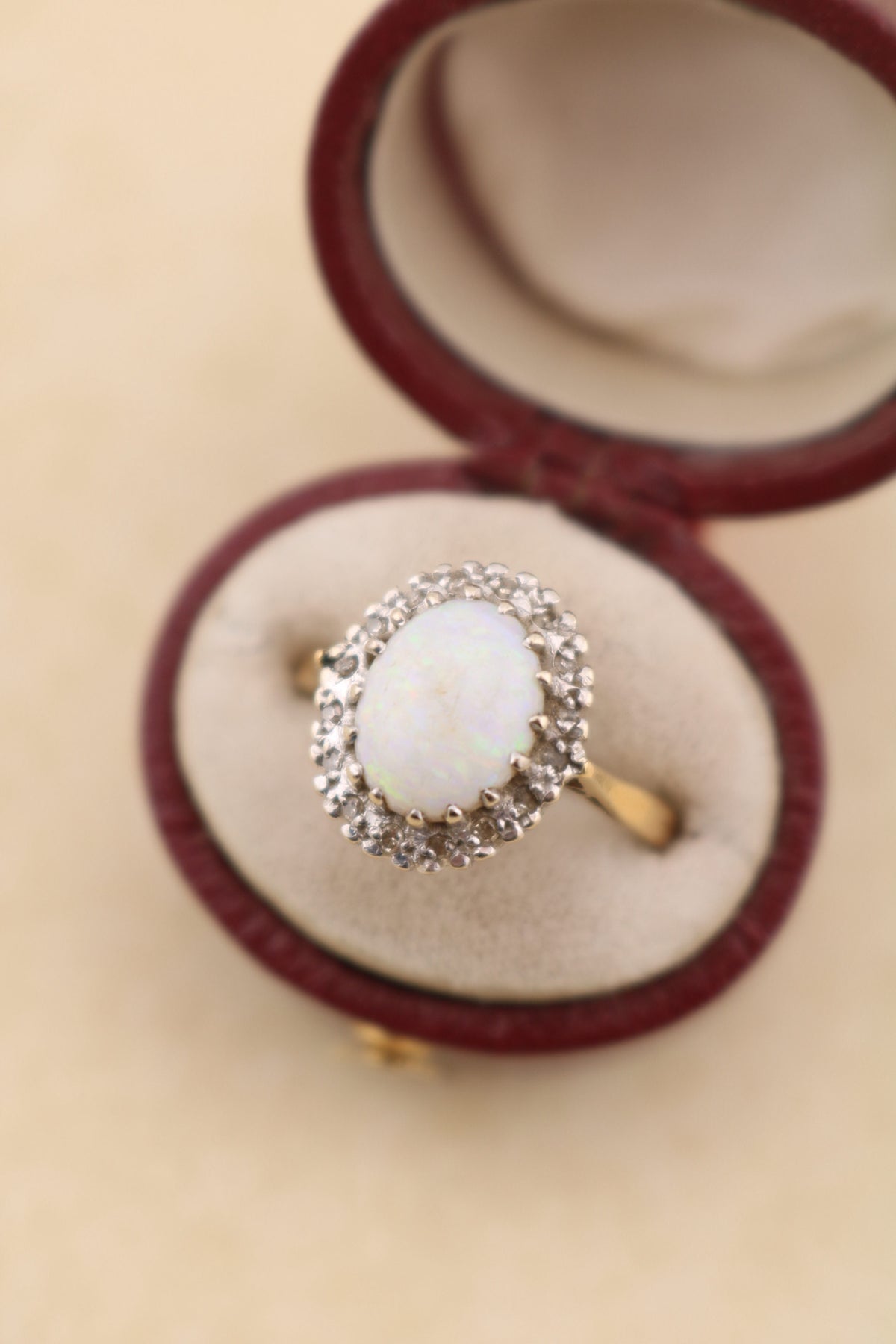 Vintage 18ct Gold Opal & Diamond Ring