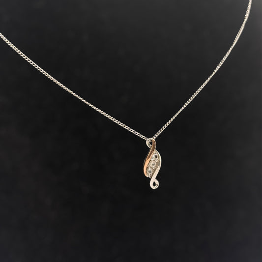 Vintage Clogau Gold Pendant and Chain