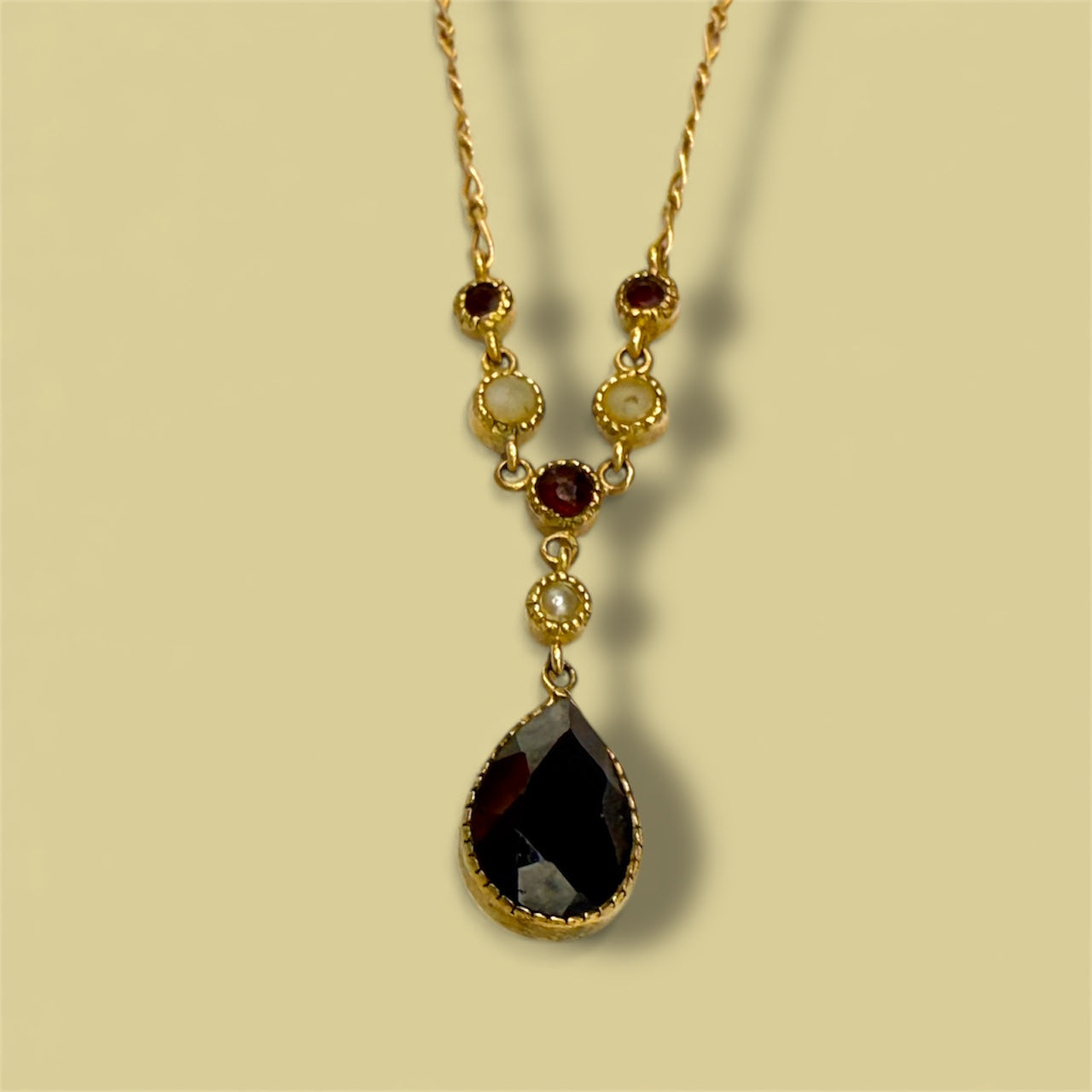 Vintage 9ct Gold Garnet & Seed Pearl Necklace