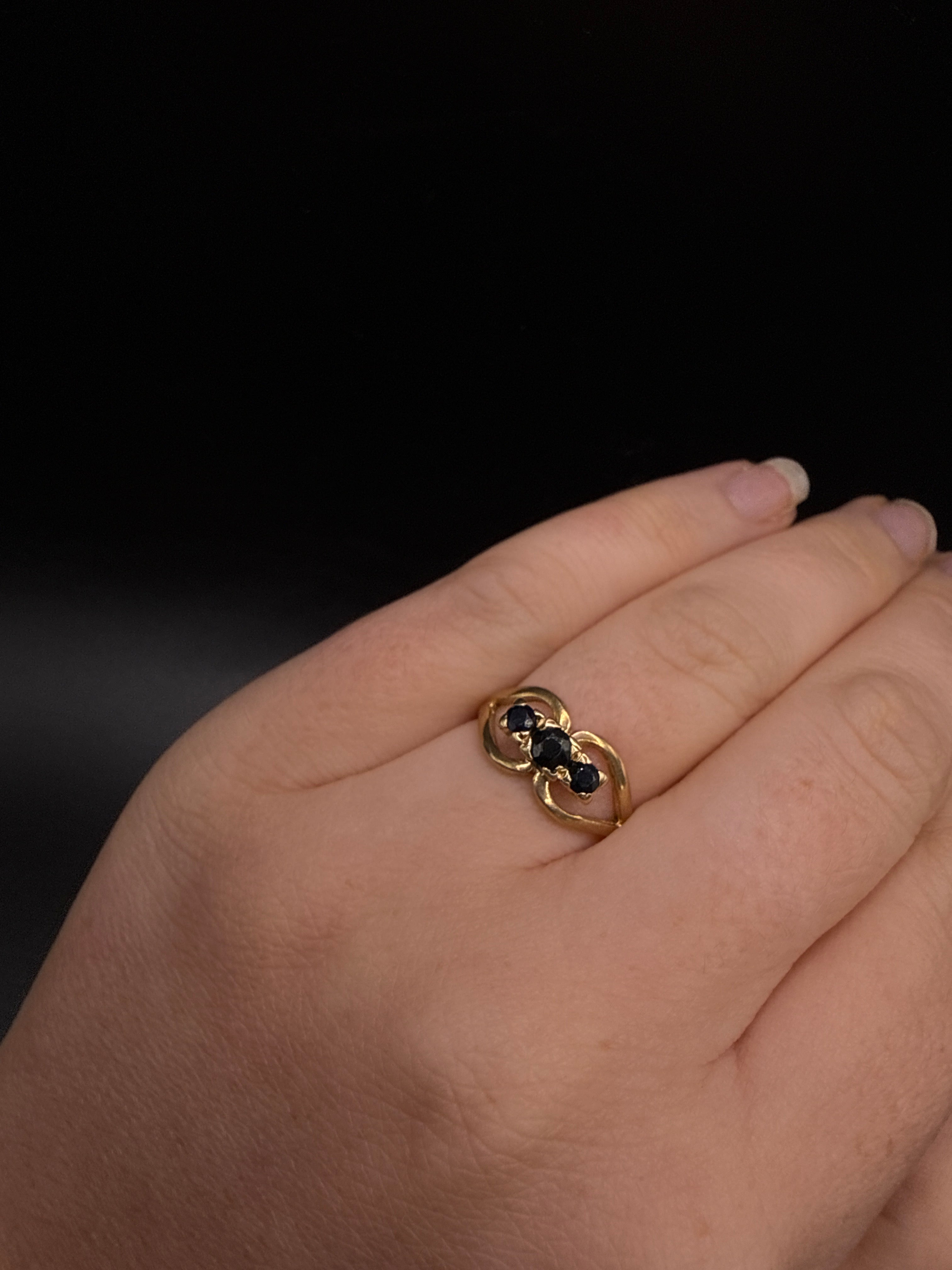 Vintage 9ct Gold Sapphire Trilogy Ring