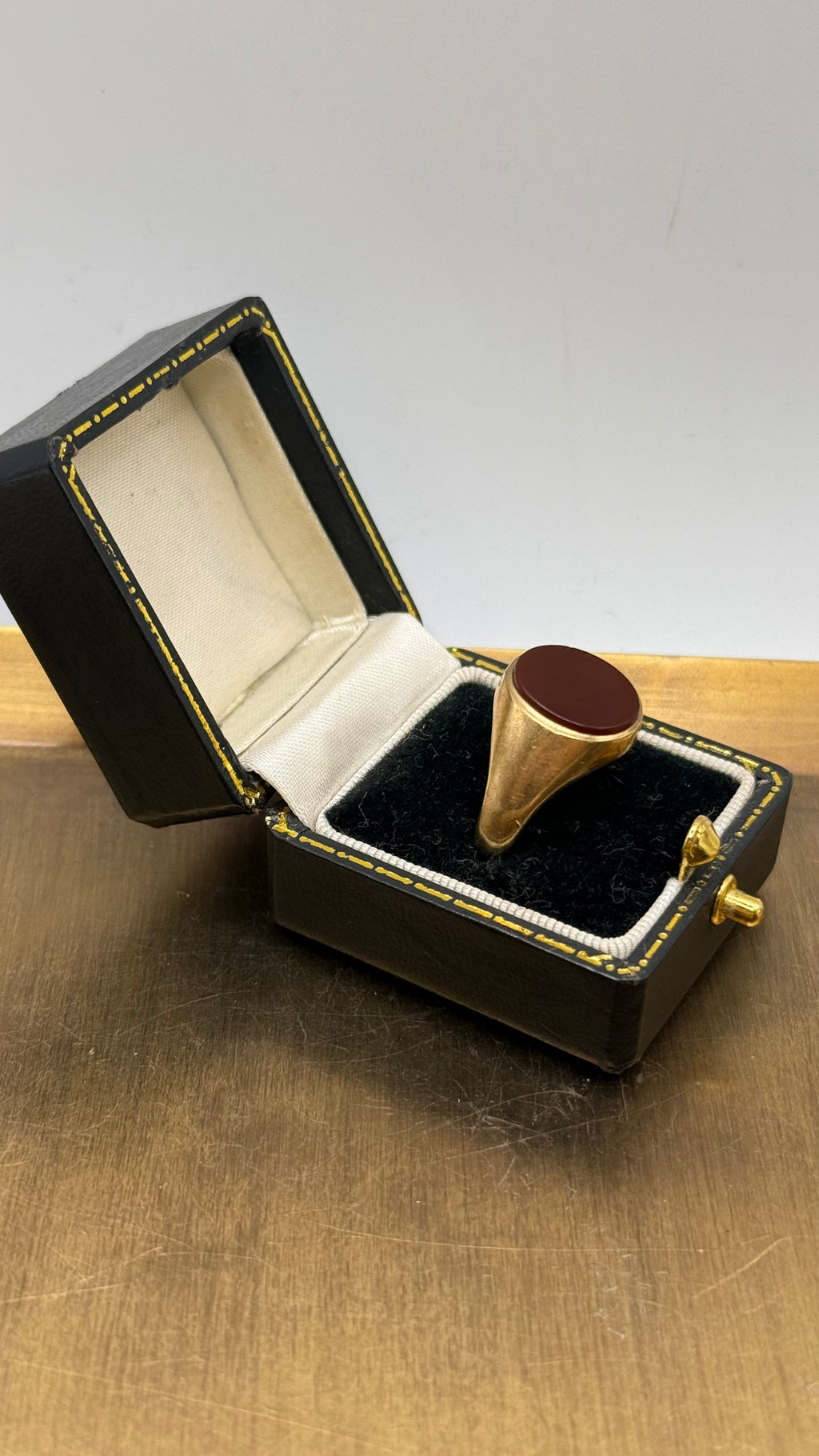Vintage 9ct Gold Men Oval Signet Ring