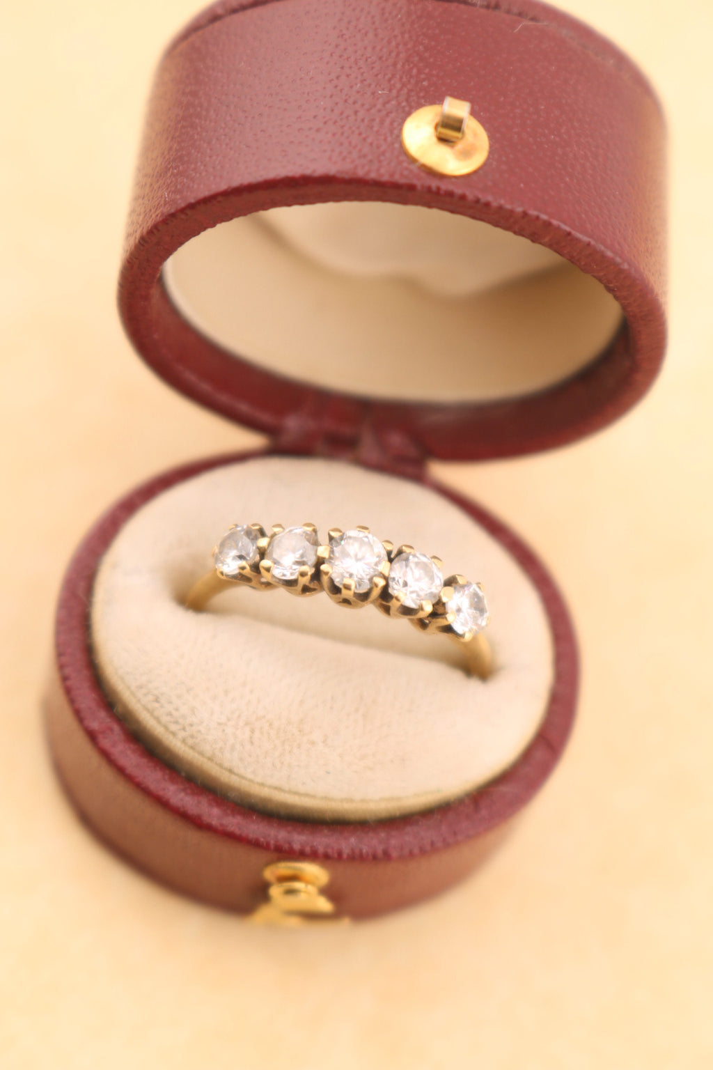 Vintage 9ct Gold Cubic Zirconia Ring