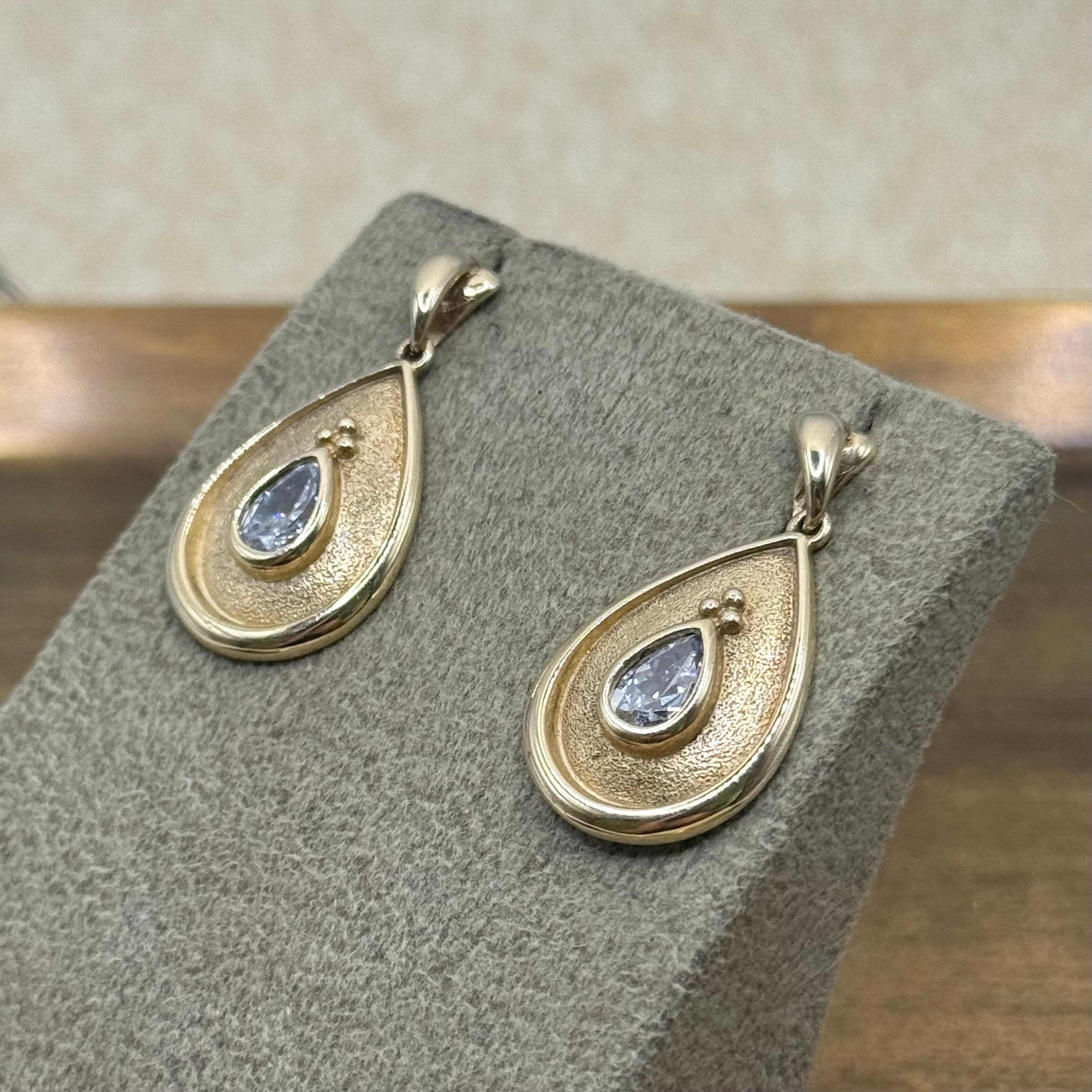 Vintage 9ct Gold Earrings