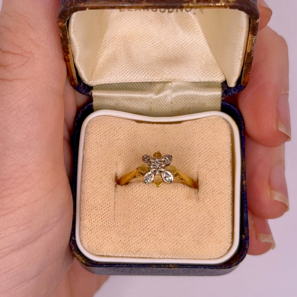 Vintage 18ct Yellow Gold Diamond Flower Ring
