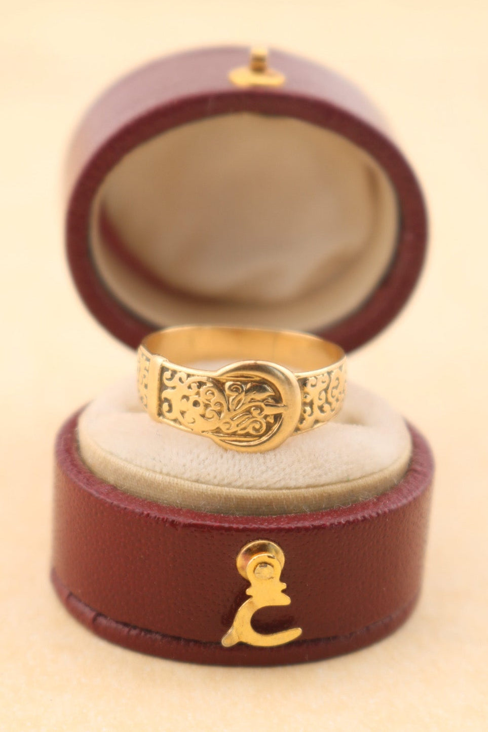 Vintage 9ct Gold Buckle Ring