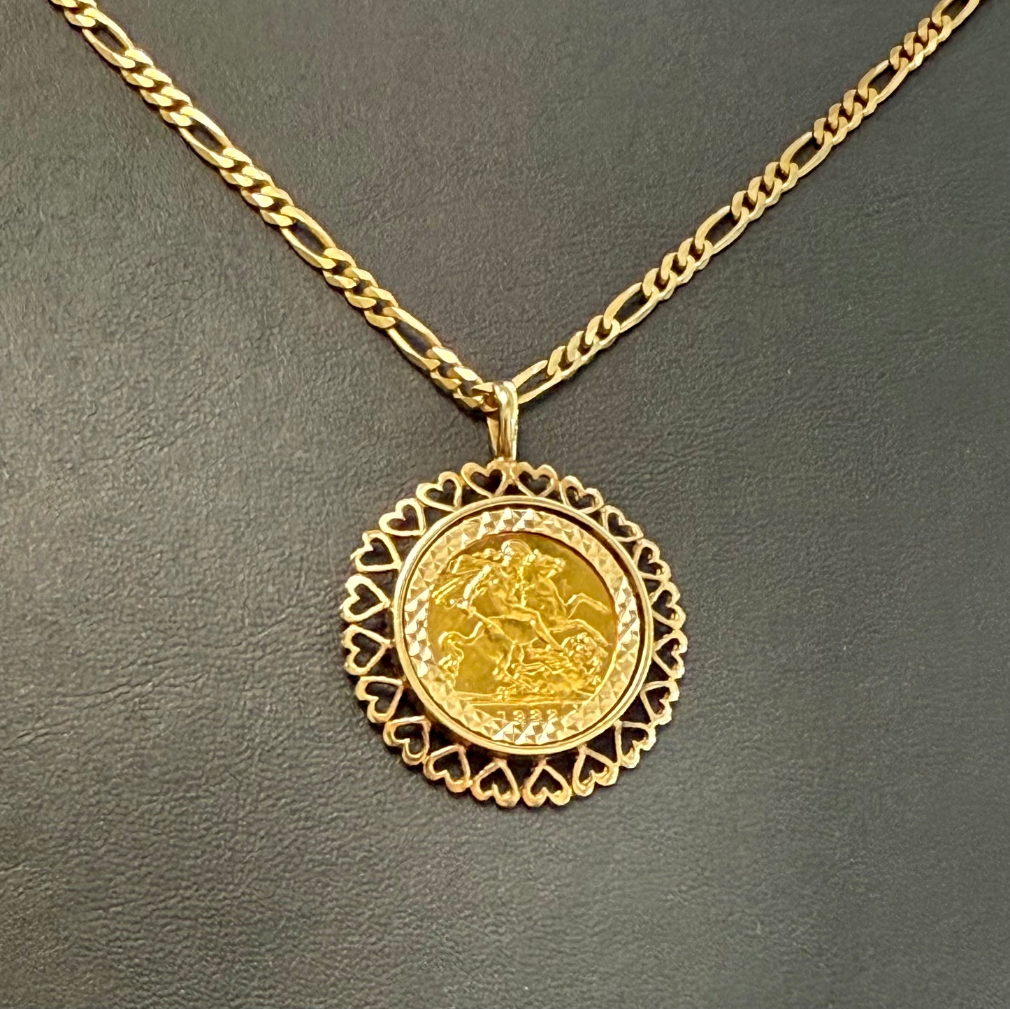 Vintage 1982 Half Sovereign Heart Mount Pendant