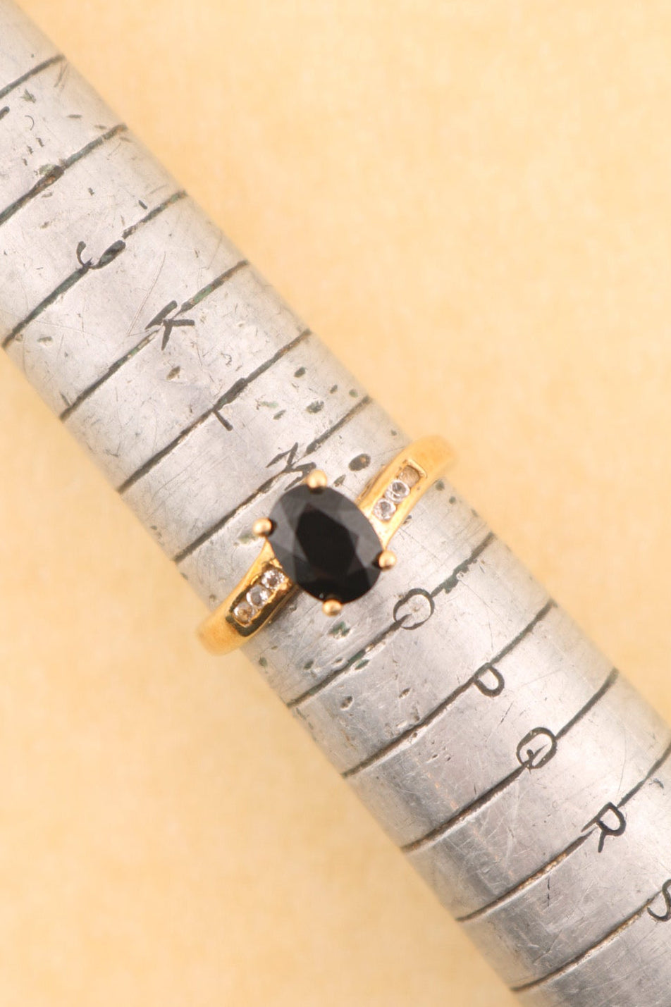 Vintage 9ct Gold Black Sapphire Ring