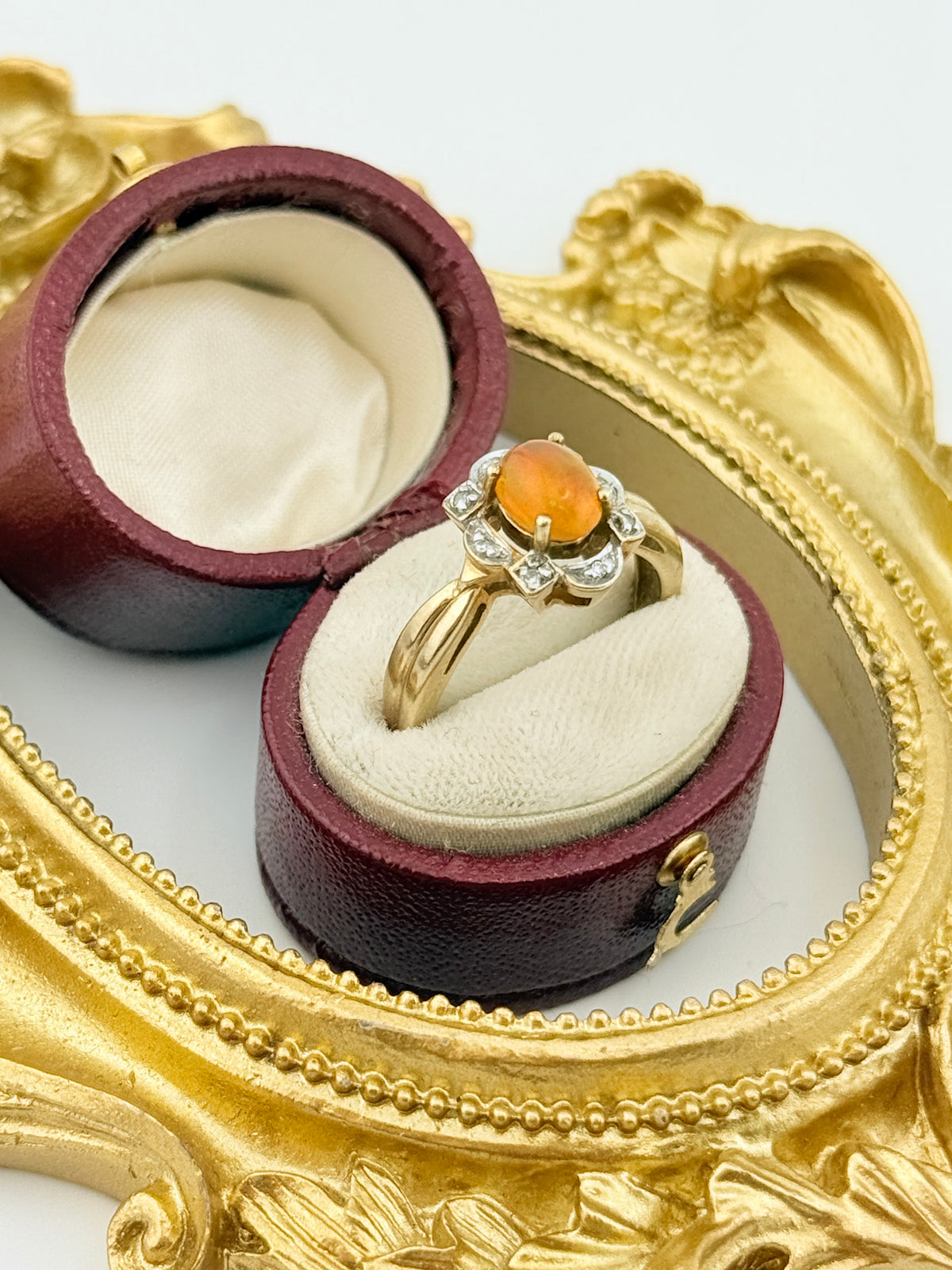 Vintage 9ct Gold Jelly Opal & Diamonds Ring