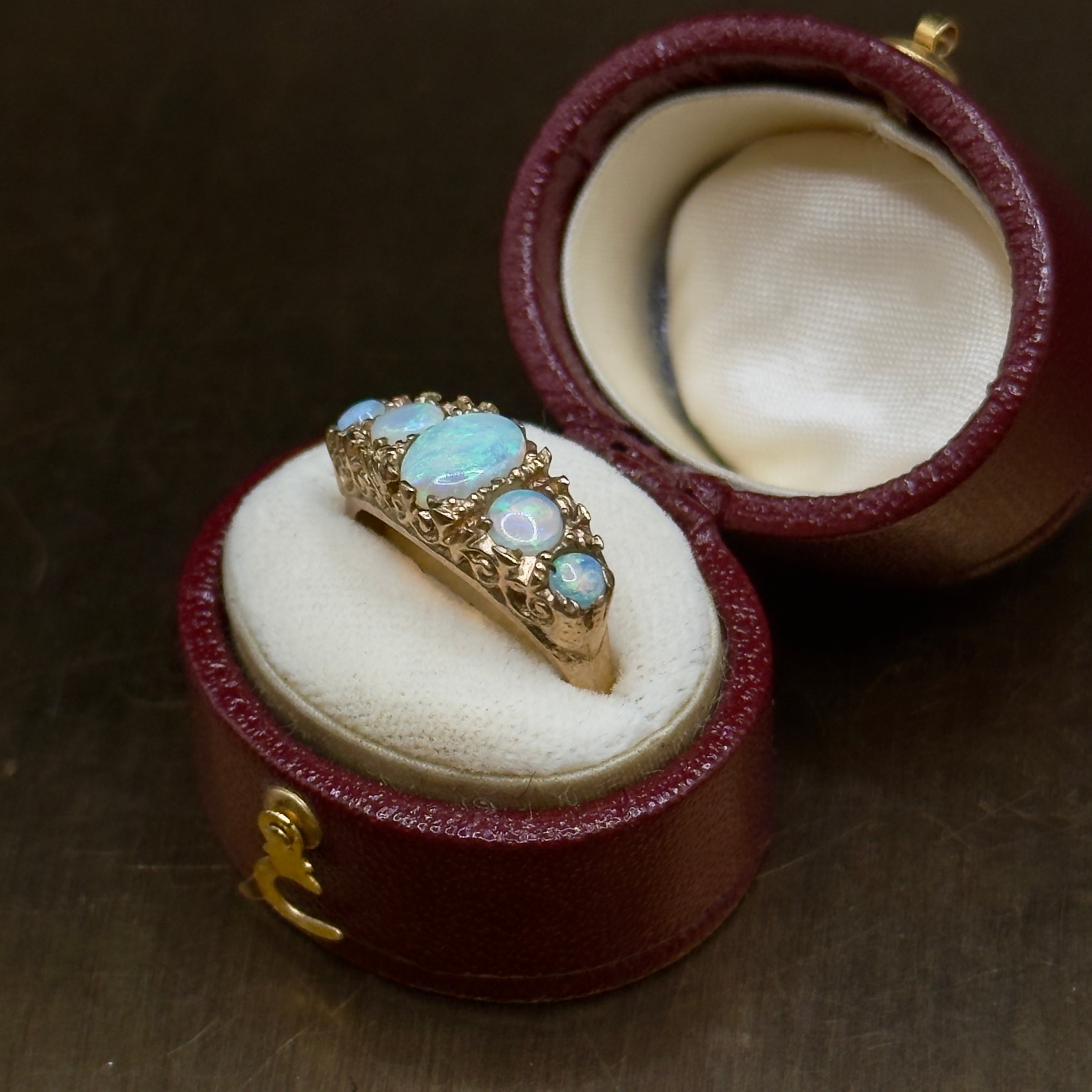 Vintage 18ct Gold Opal Ring