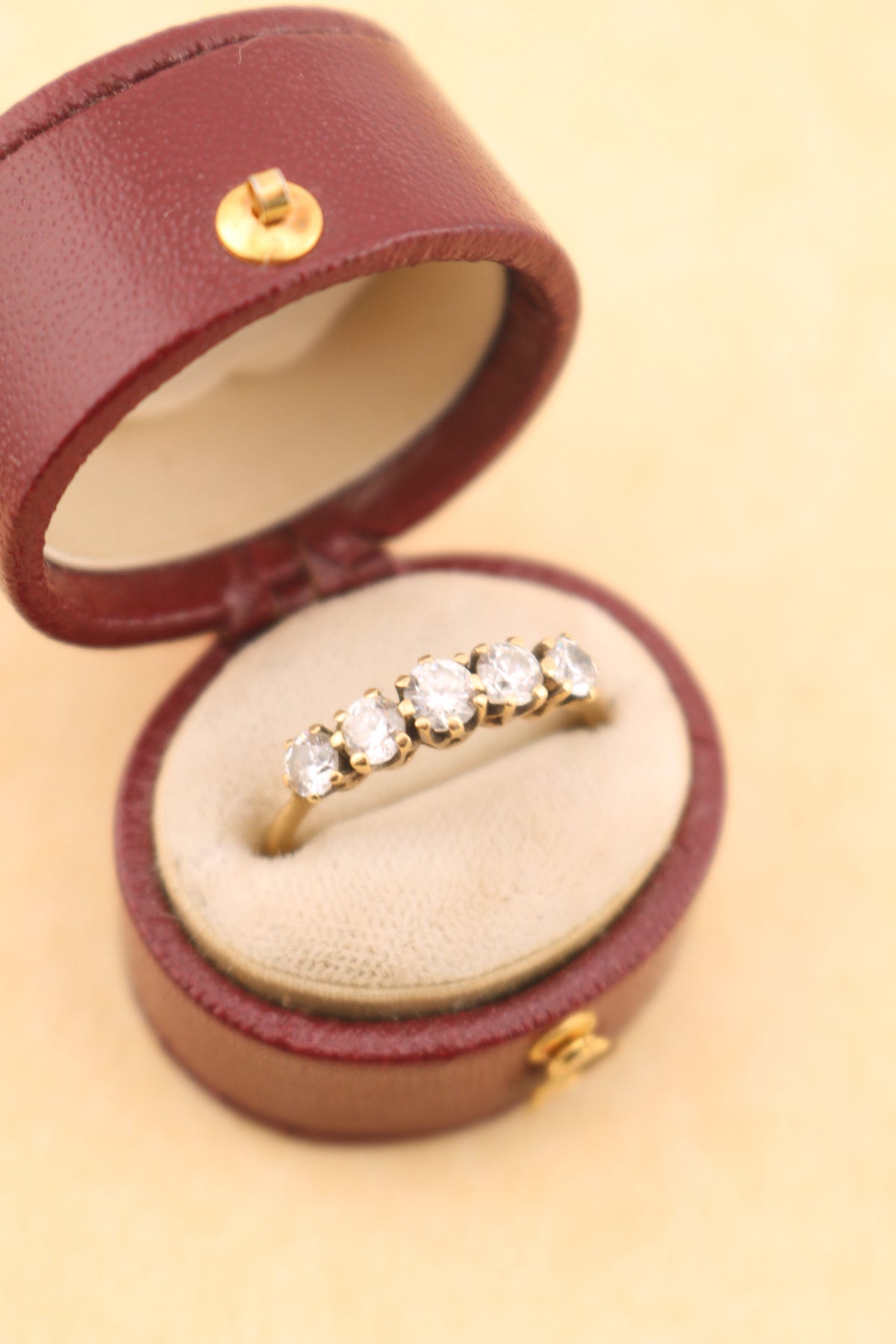 Vintage 9ct Gold Cubic Zirconia Ring