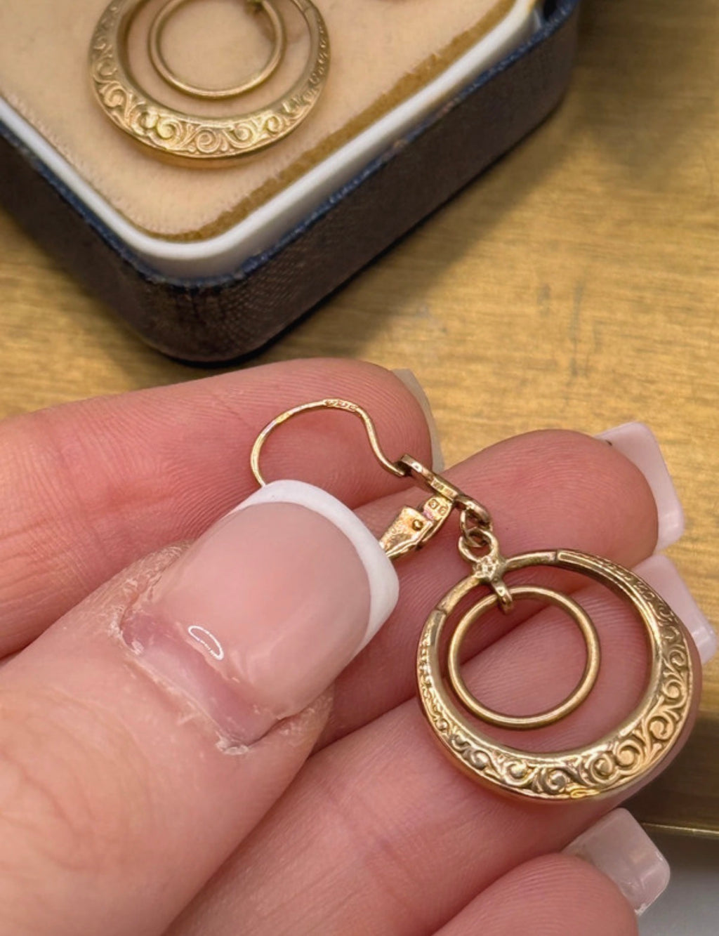 Vintage 9ct Gold Drop Circle Earrings