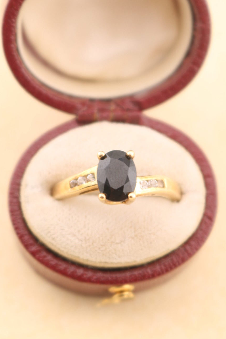 Vintage 9ct Gold Black Sapphire Ring