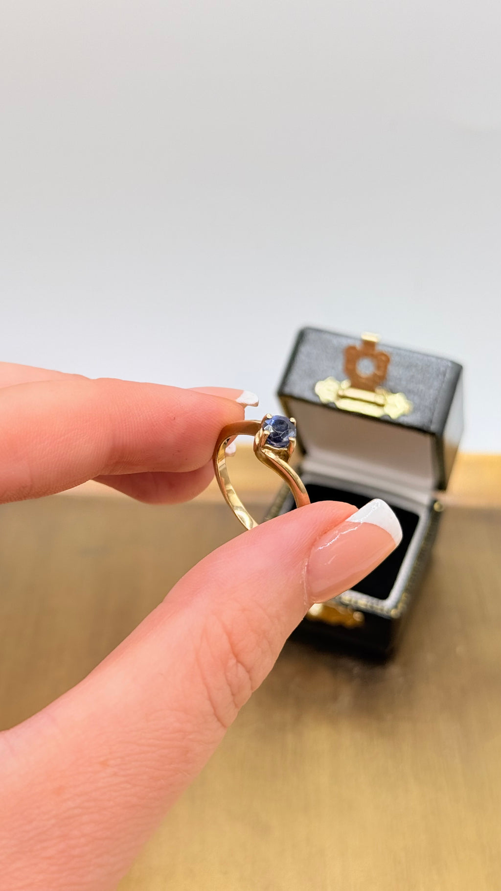 Vintage 9ct Gold Sapphire Ring