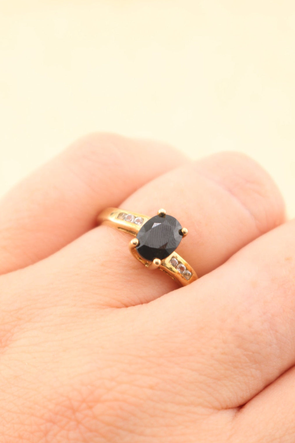 Vintage 9ct Gold Black Sapphire Ring