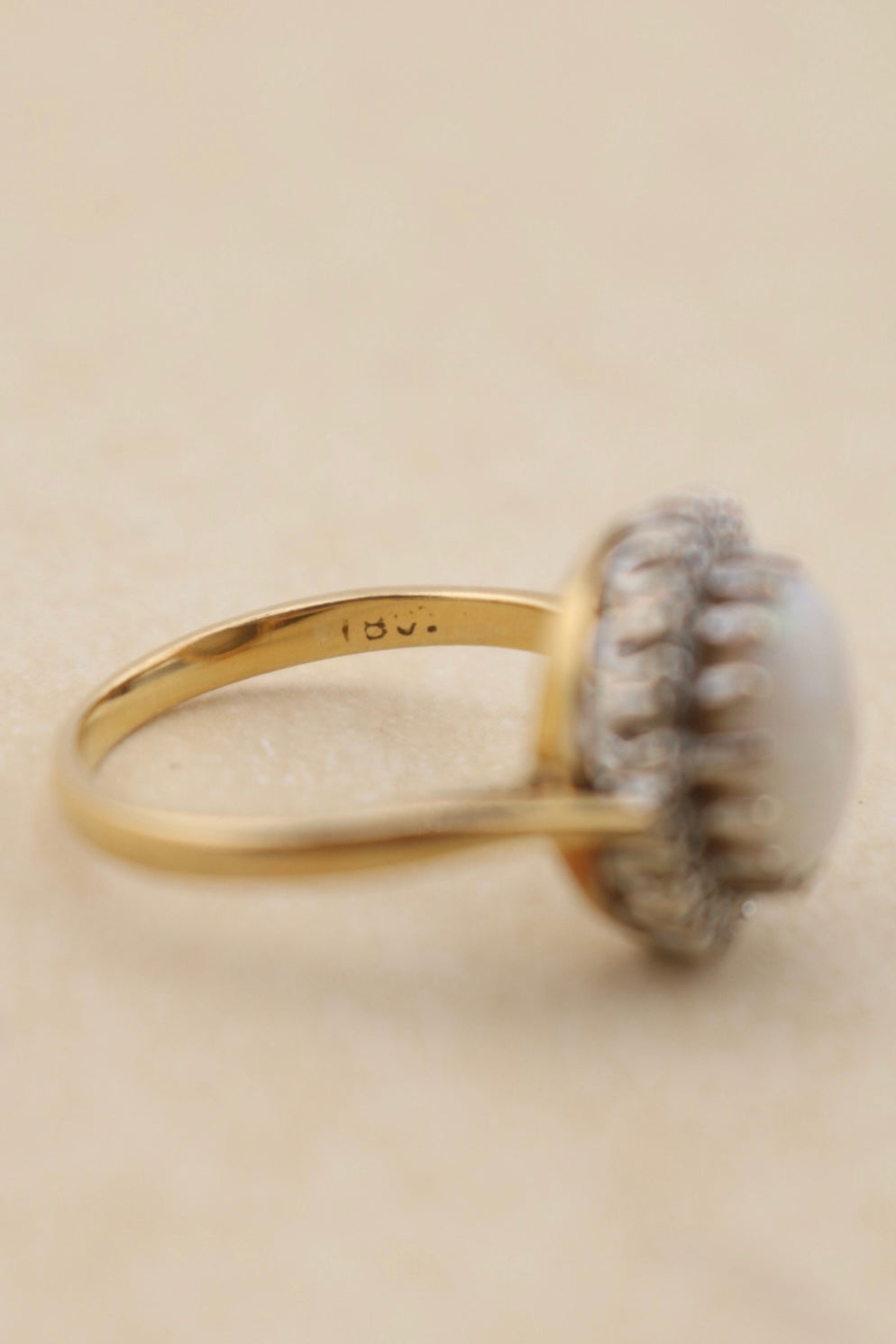 Vintage 18ct Gold Opal & Diamond Ring