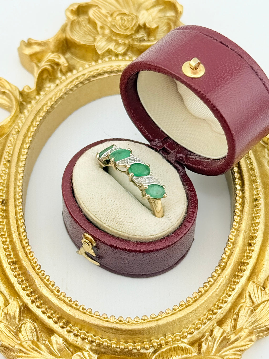 Vintage 9ct Gold Emerald & Diamond Ring