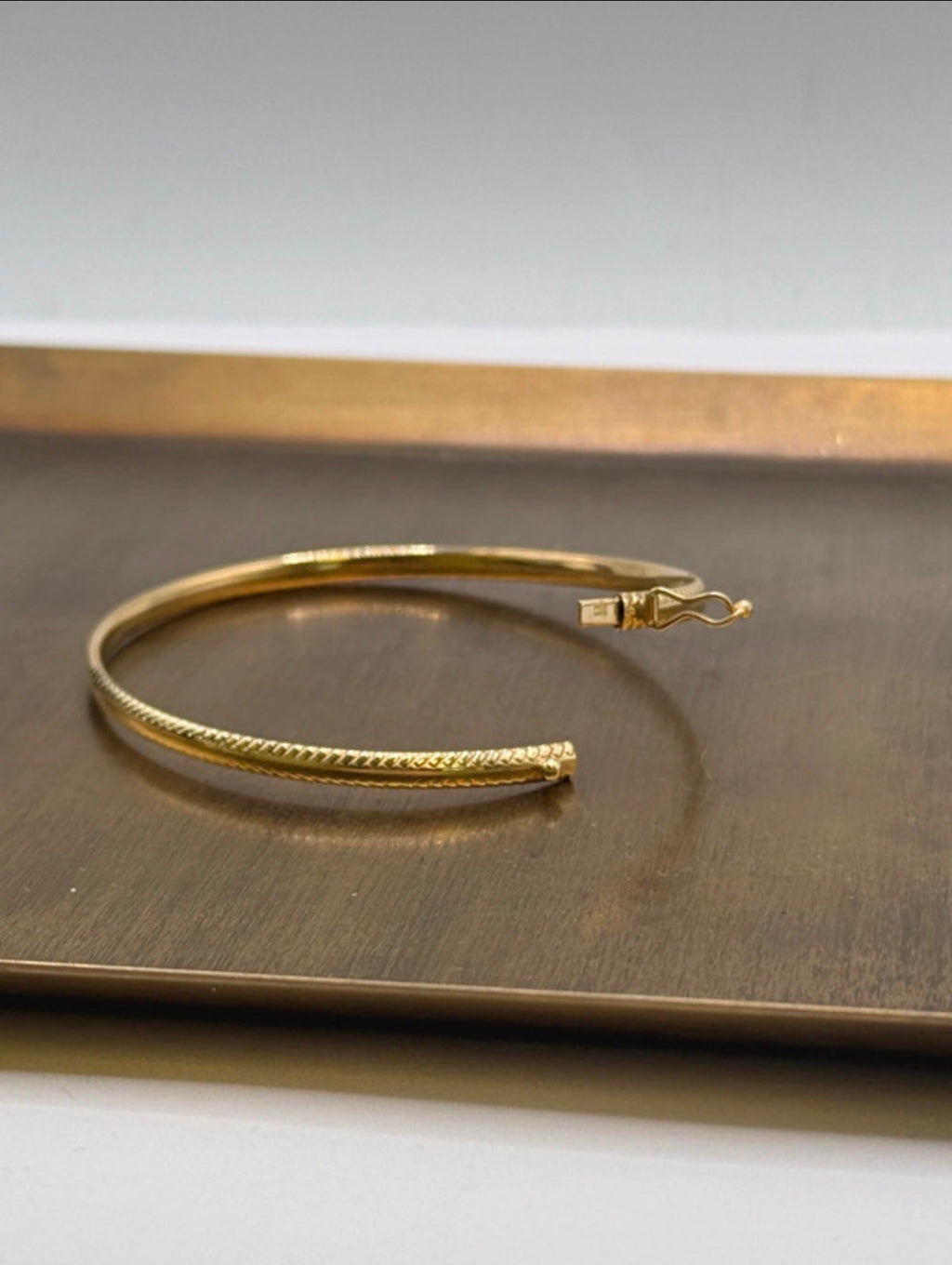 Vintage 9ct Gold Bangle