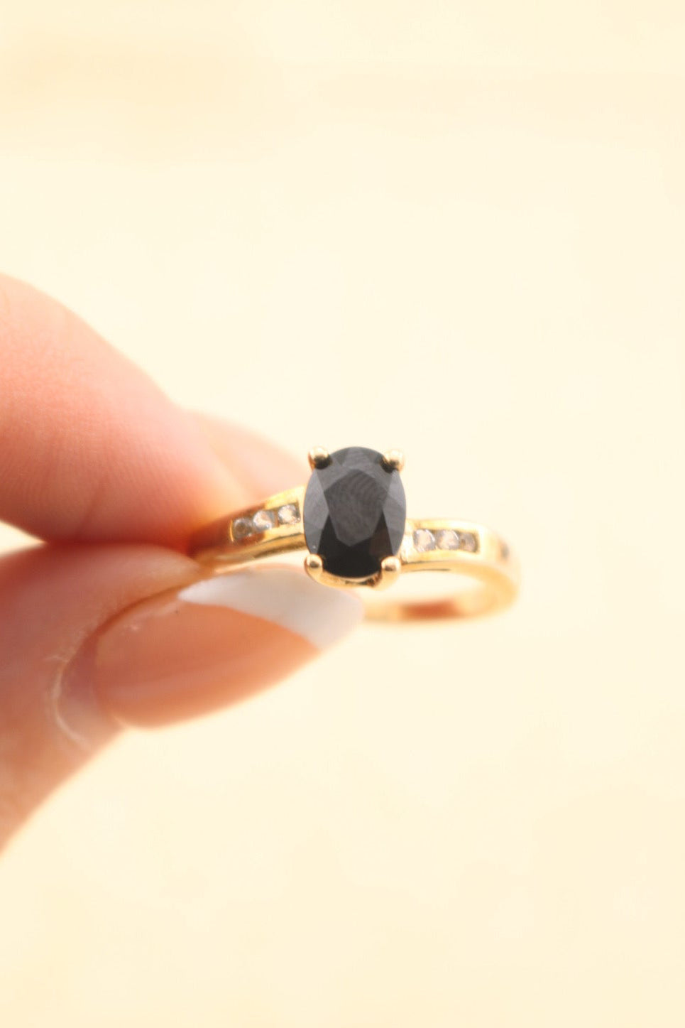 Vintage 9ct Gold Black Sapphire Ring