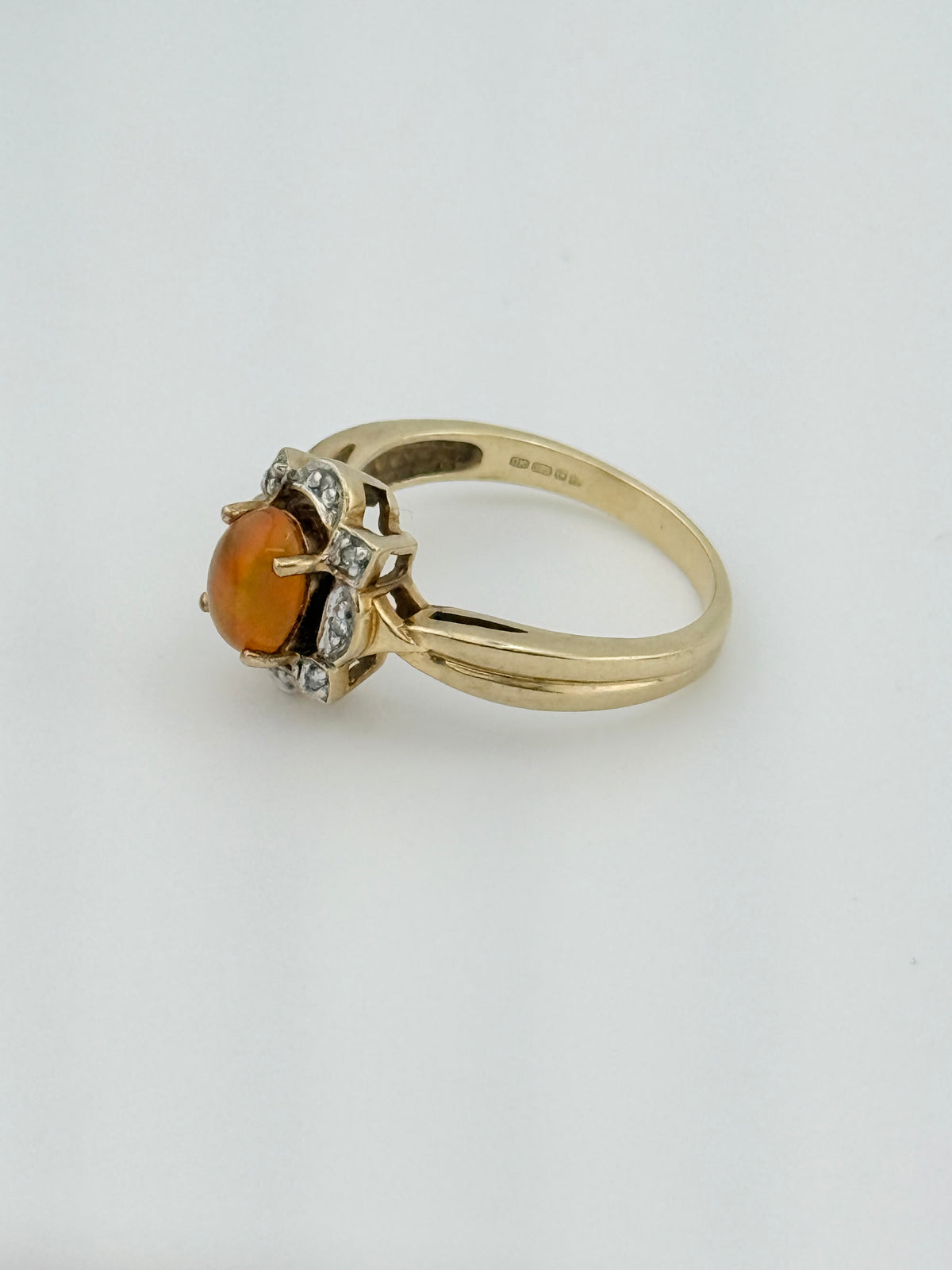Vintage 9ct Gold Jelly Opal & Diamonds Ring