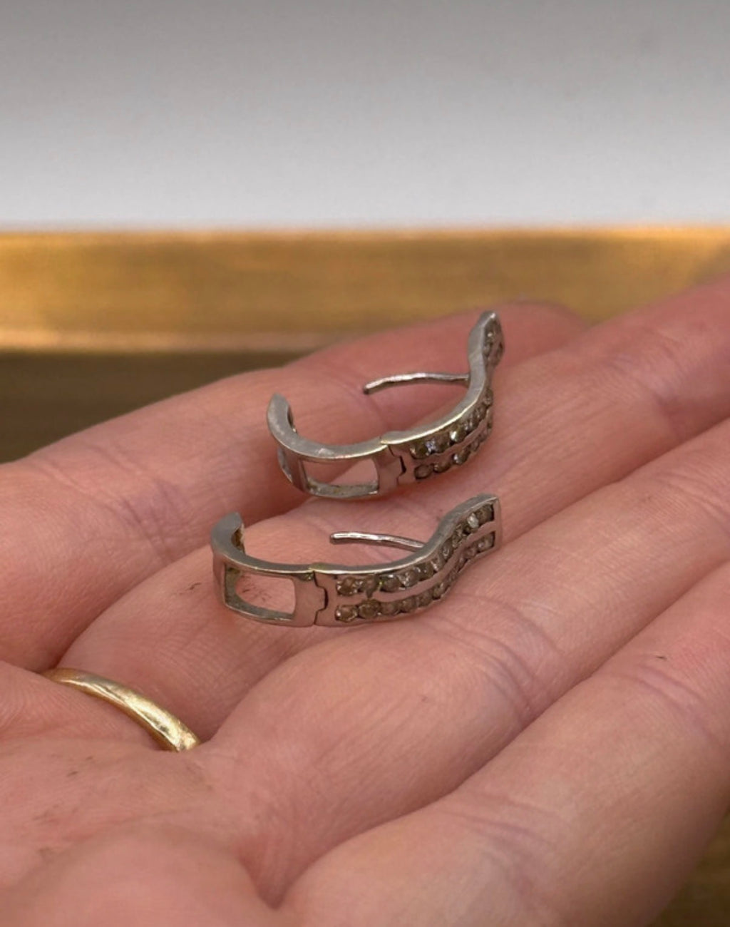 Vintage 14k Preowned White Gold Earrings