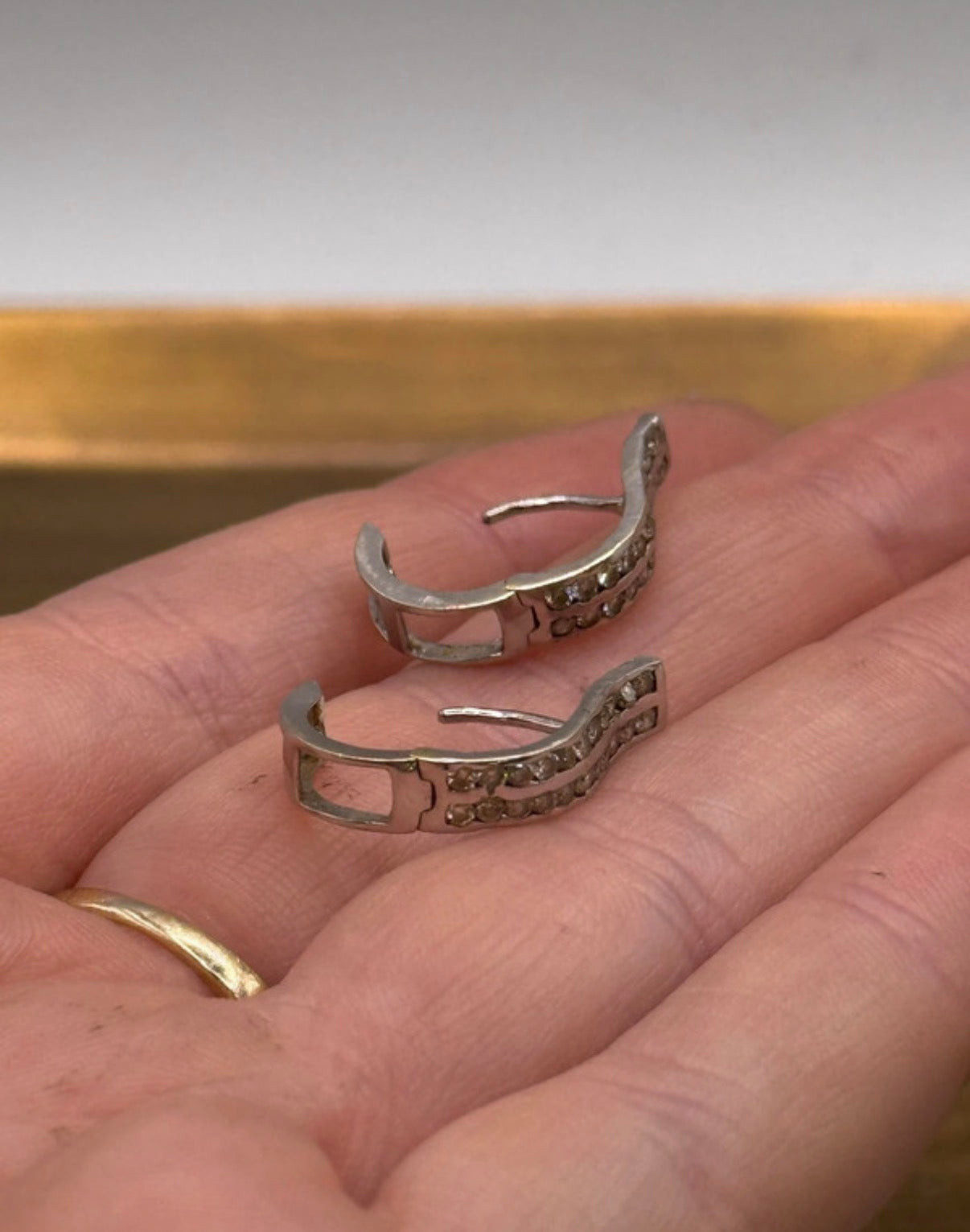 Vintage 14k Preowned White Gold Earrings