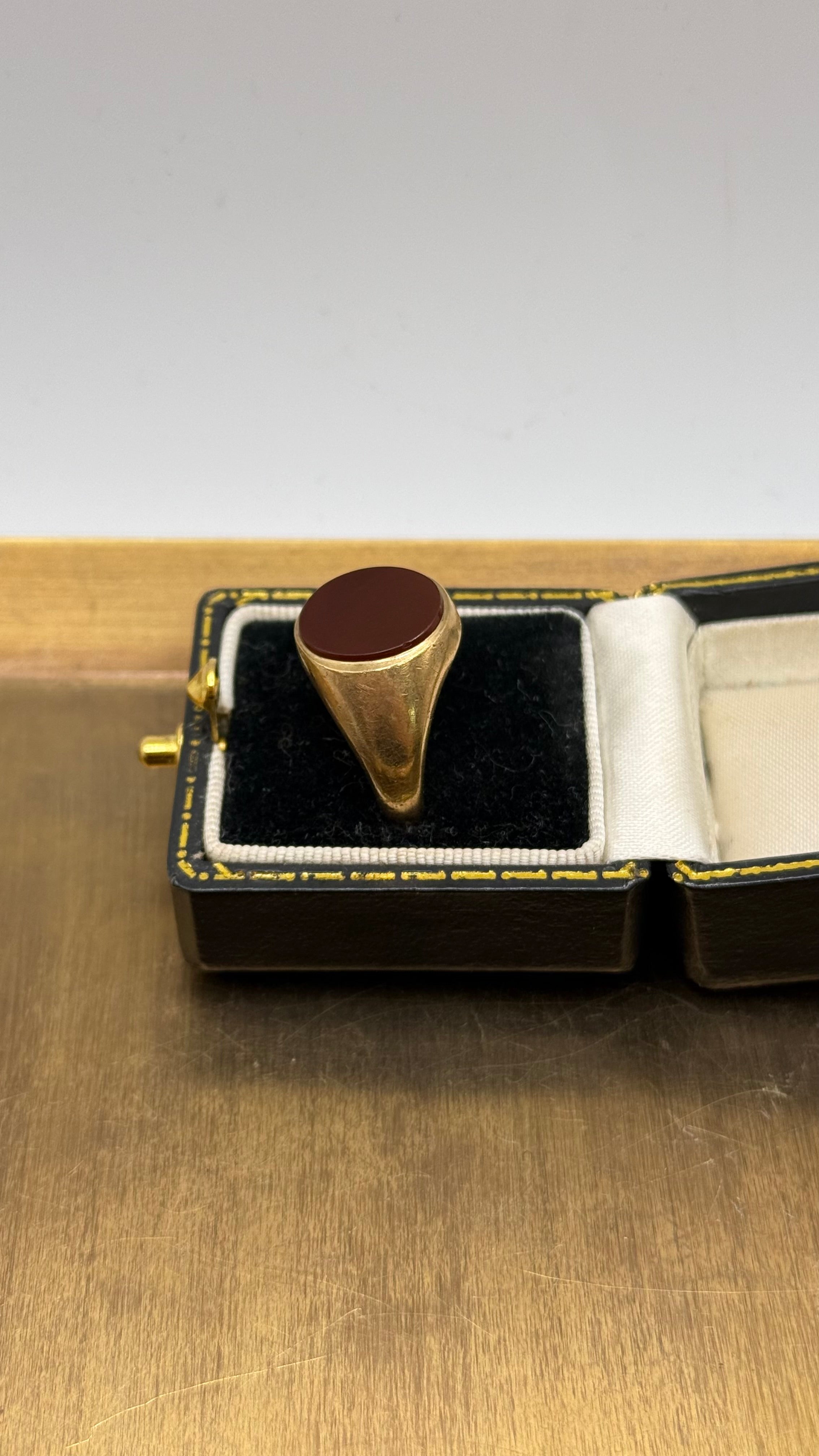 Vintage 9ct Gold Men Oval Signet Ring