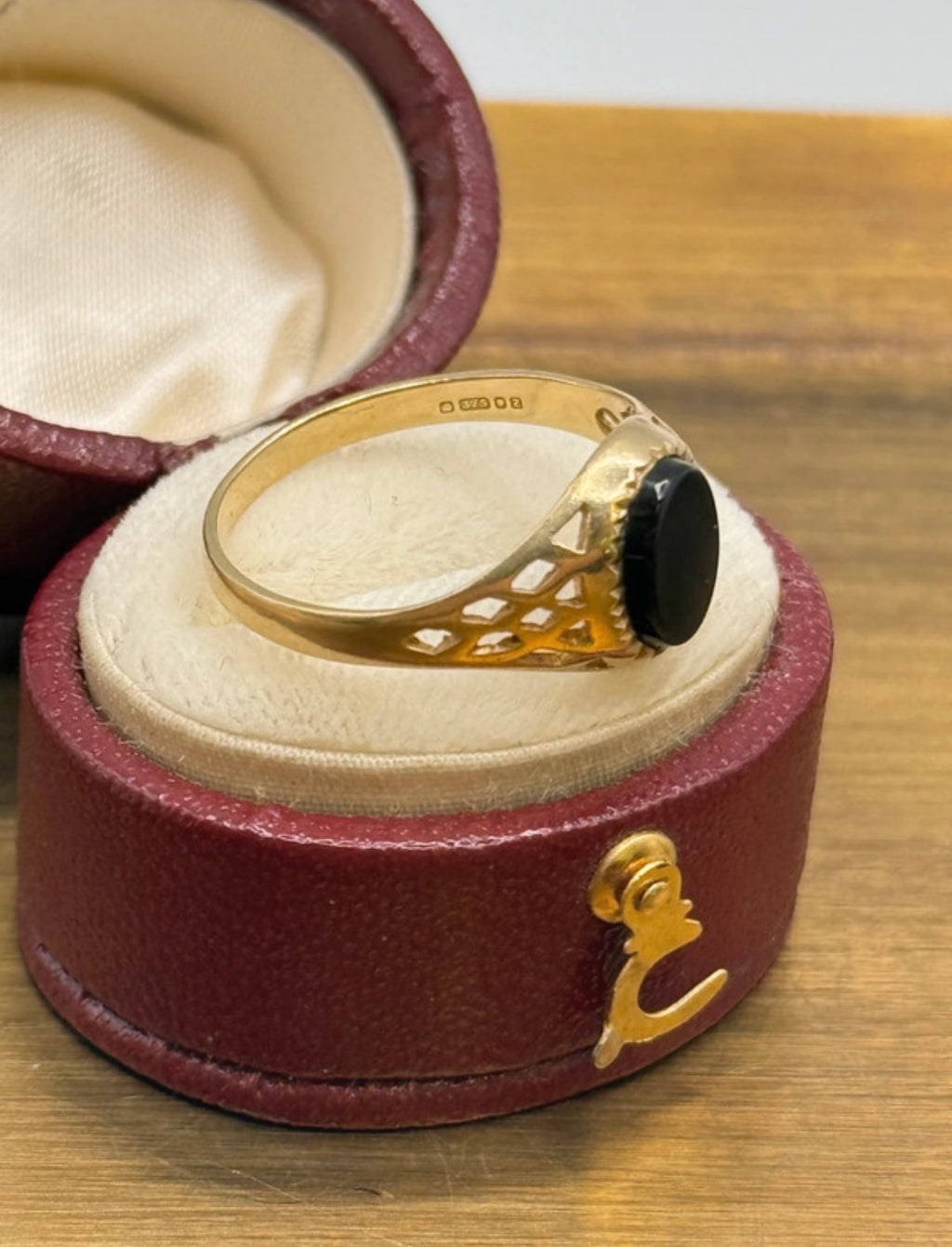 Vintage 9ct Gold Black Onyx Ring