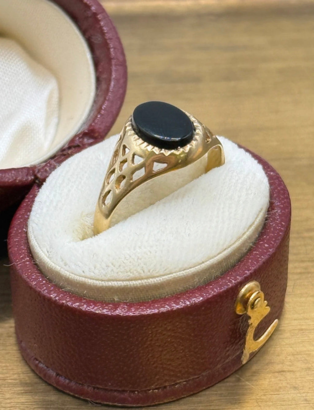 Vintage 9ct Gold Black Onyx Ring