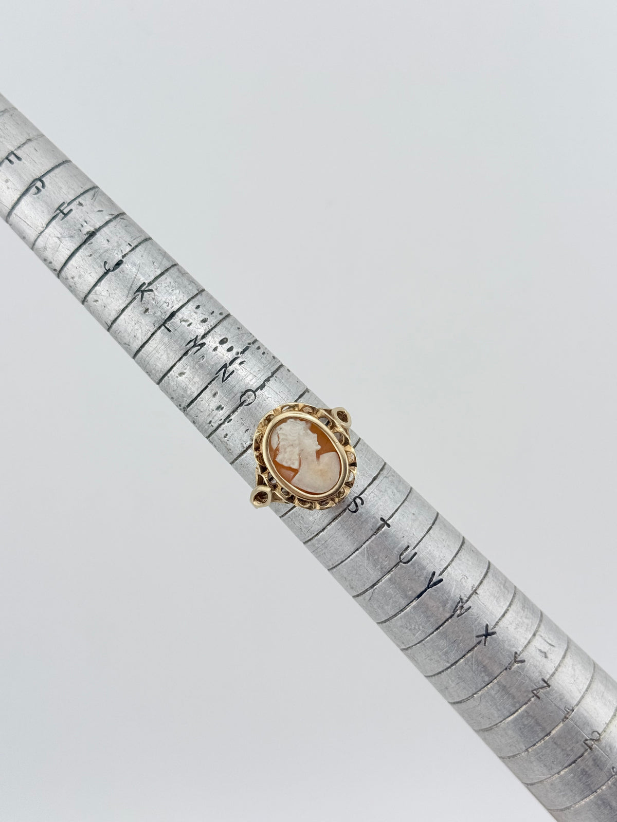 Vintage 9ct Gold Cameo Ring