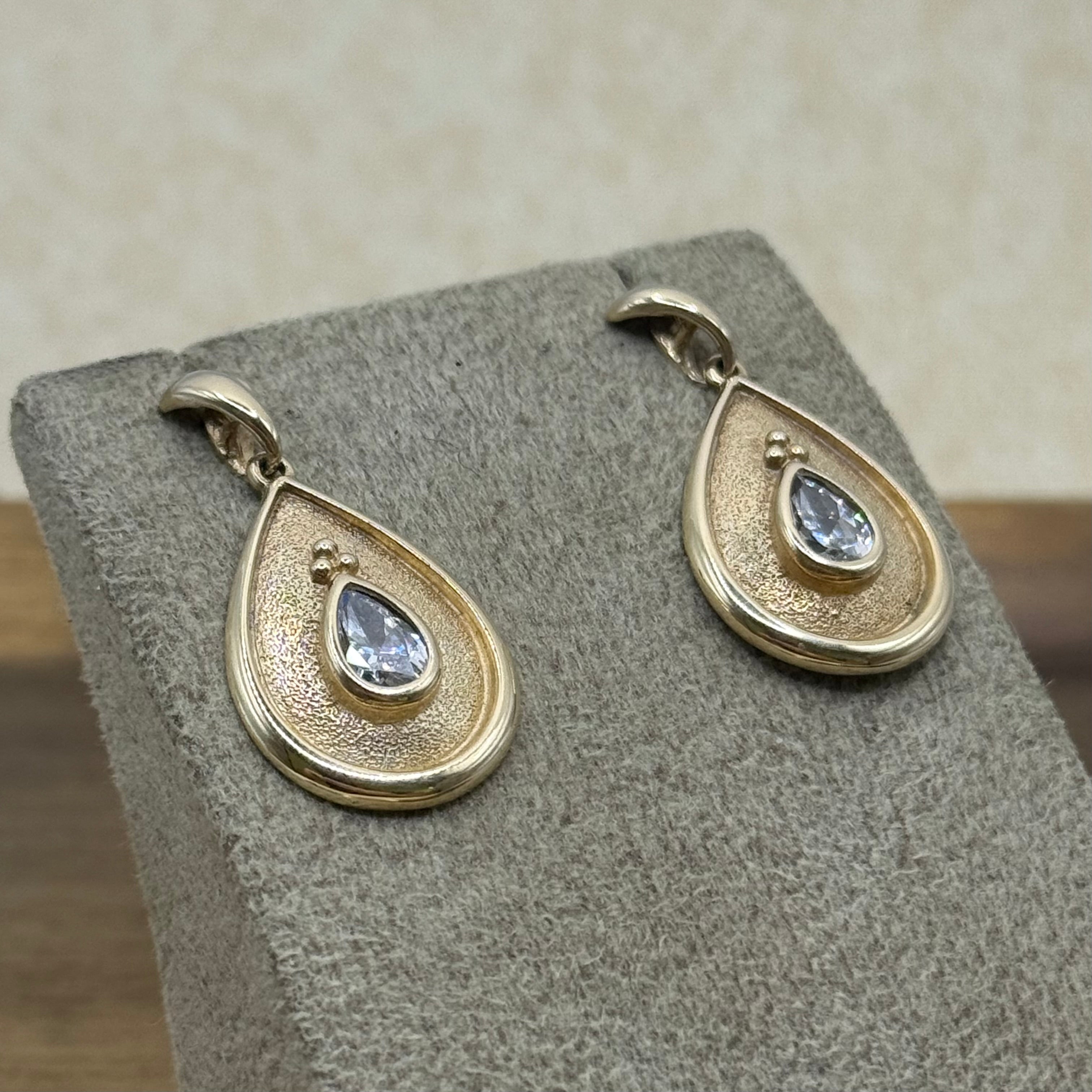 Vintage 9ct Gold Earrings