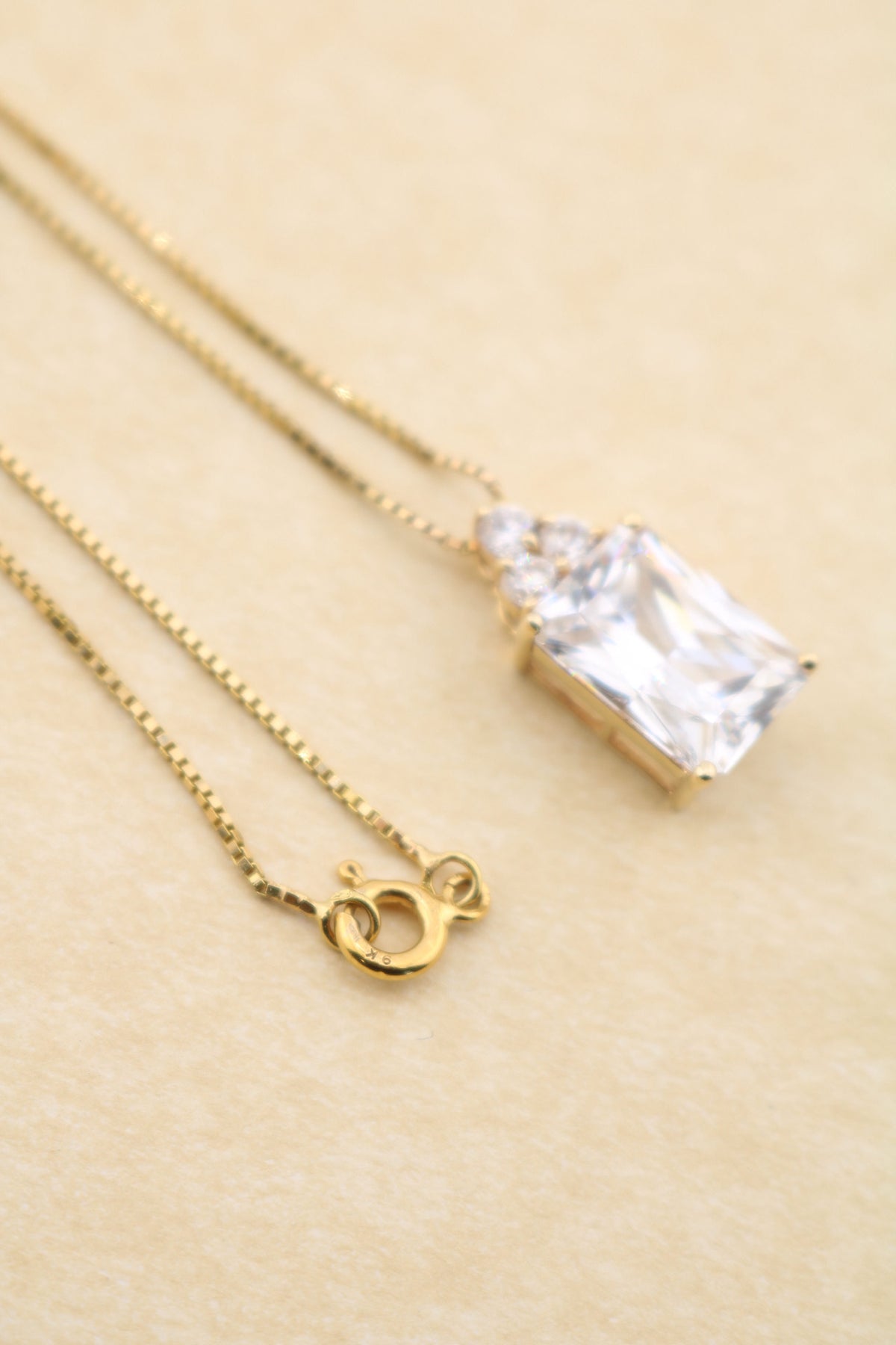 Vintage 14ct Gold Cubic Zirconia Pendant Necklace