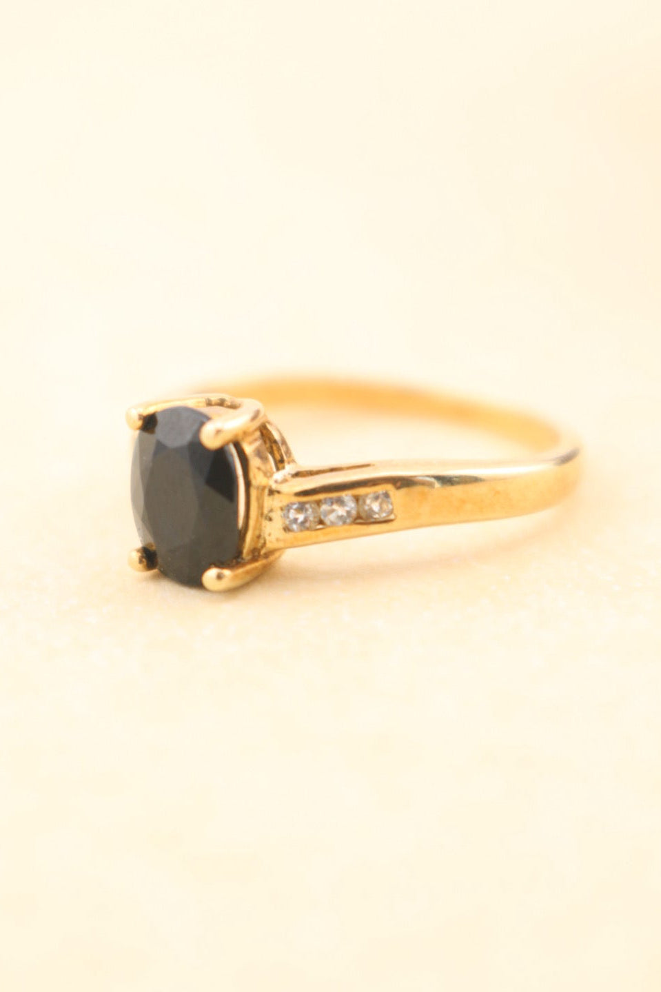 Vintage 9ct Gold Black Sapphire Ring
