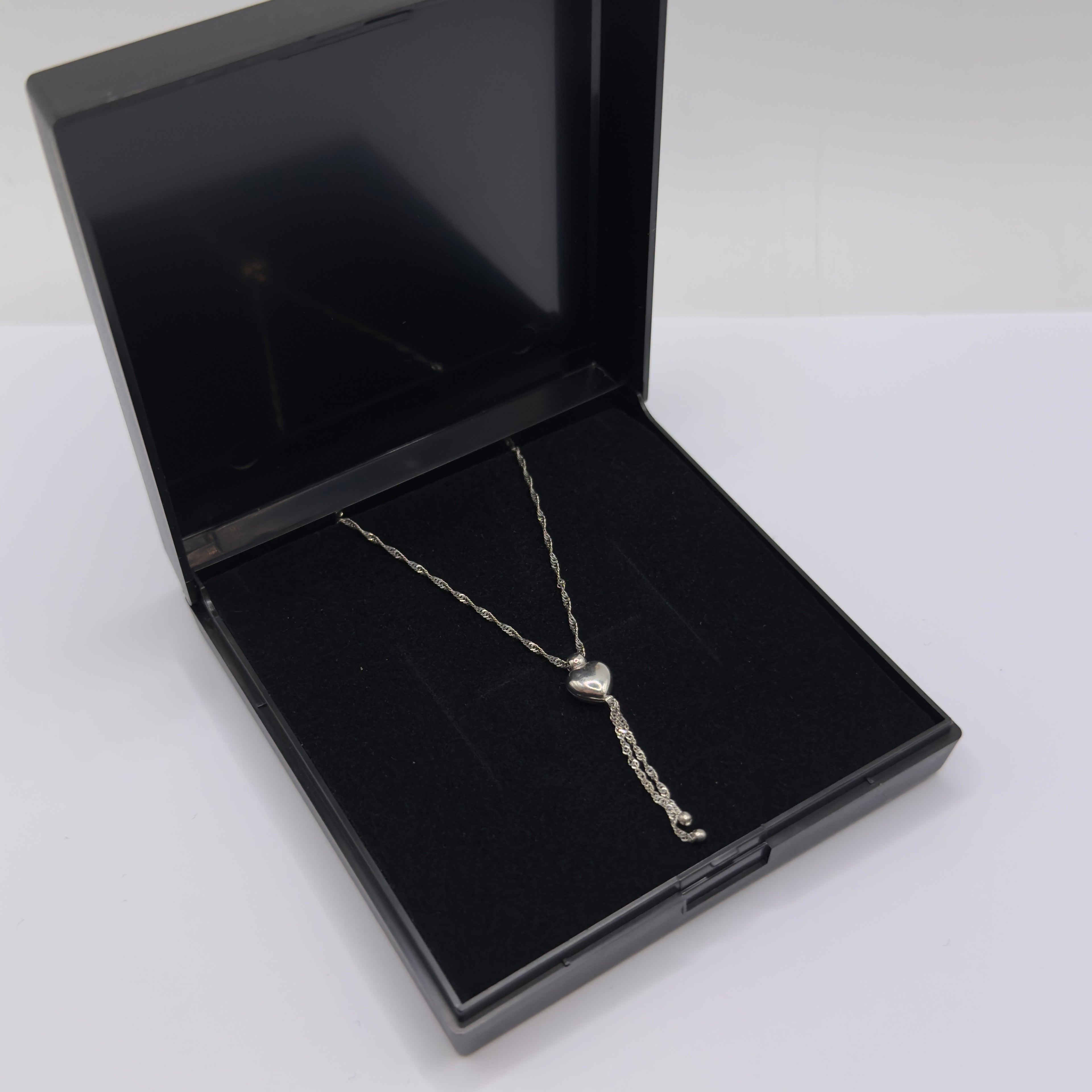 Vintage 9ct White Gold Heart Drop Chain – 16”