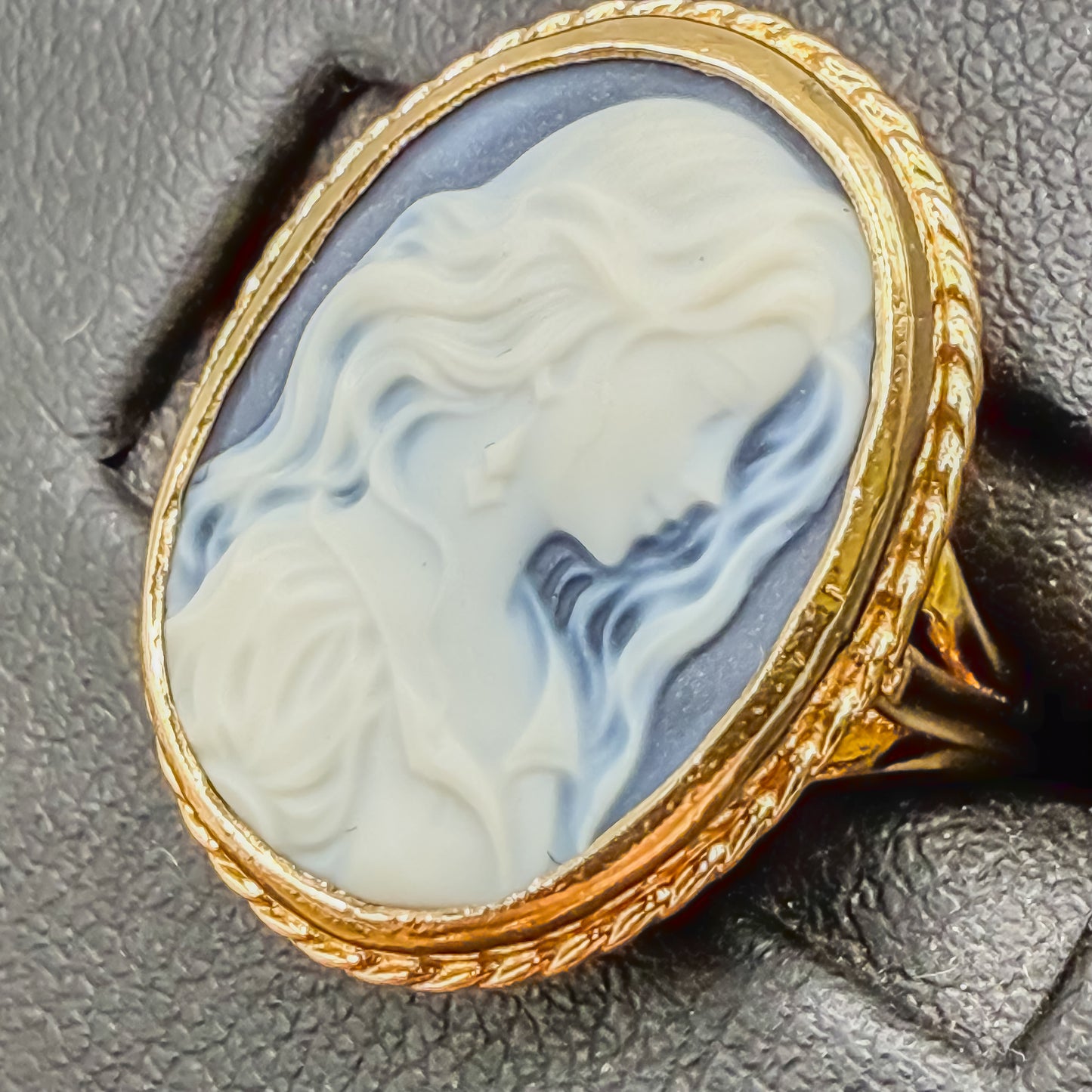 Vintage 9ct Gold Cameo Ring