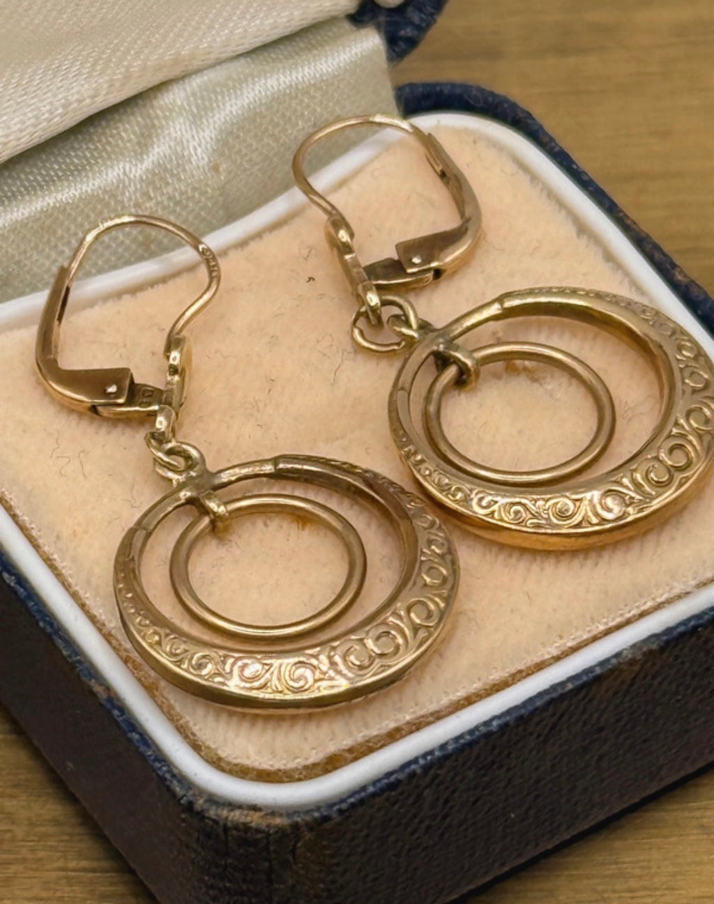 Vintage 9ct Gold Drop Circle Earrings