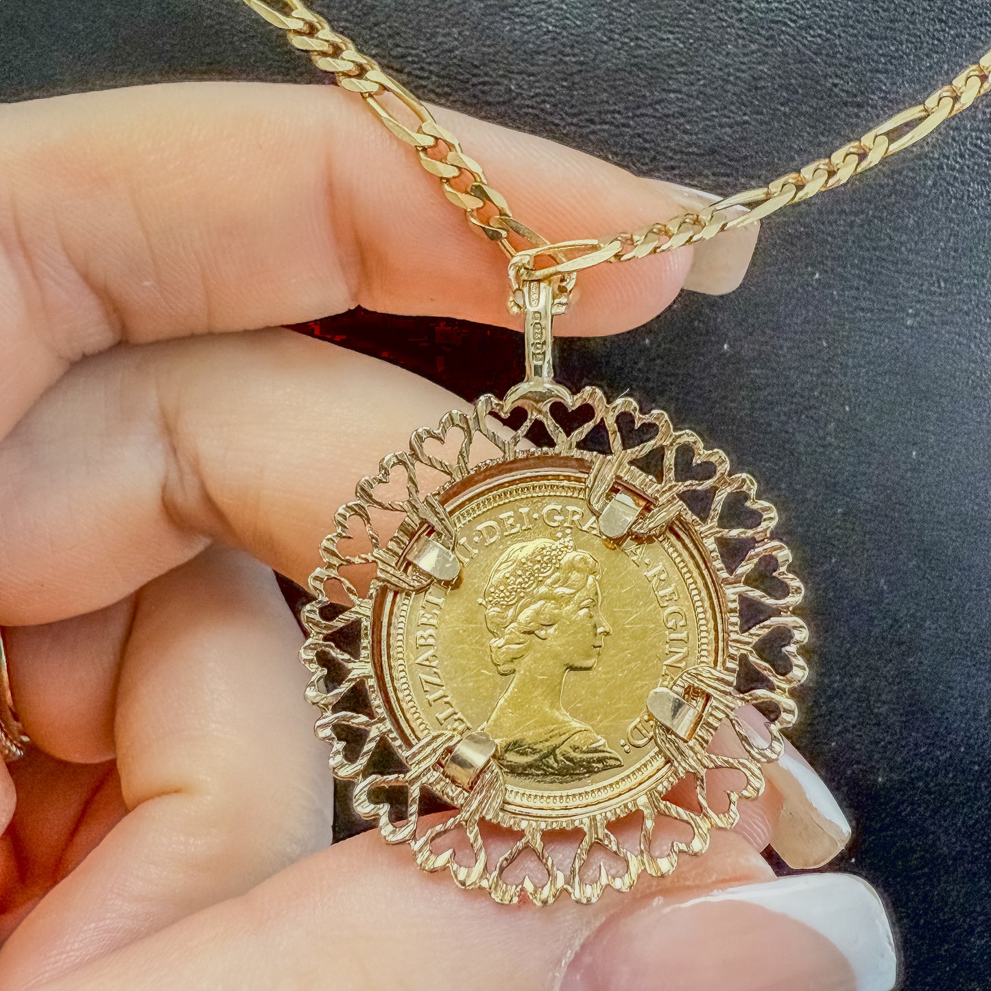Vintage 1982 Half Sovereign Heart Mount Pendant