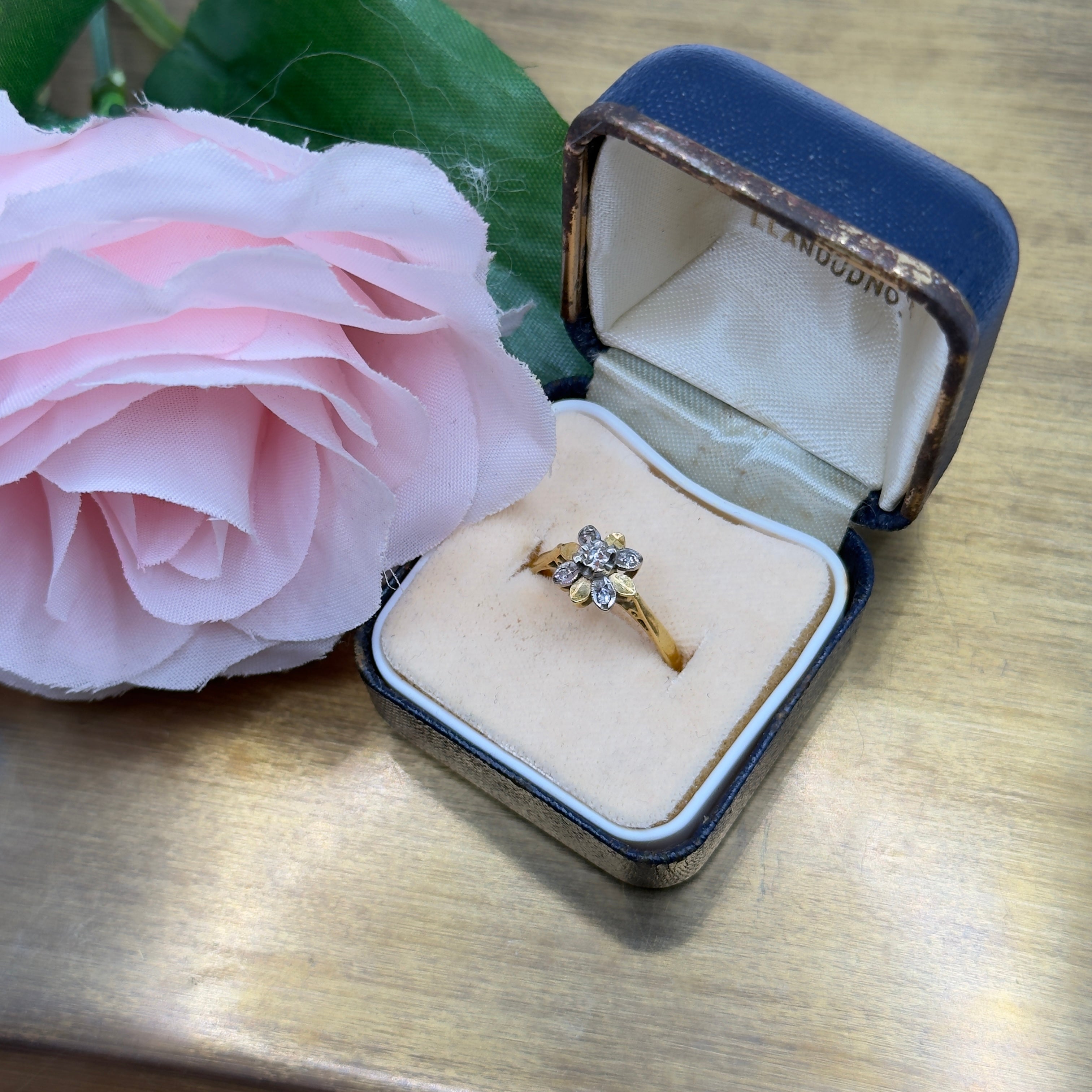 Vintage 18ct Yellow Gold Diamond Flower Ring